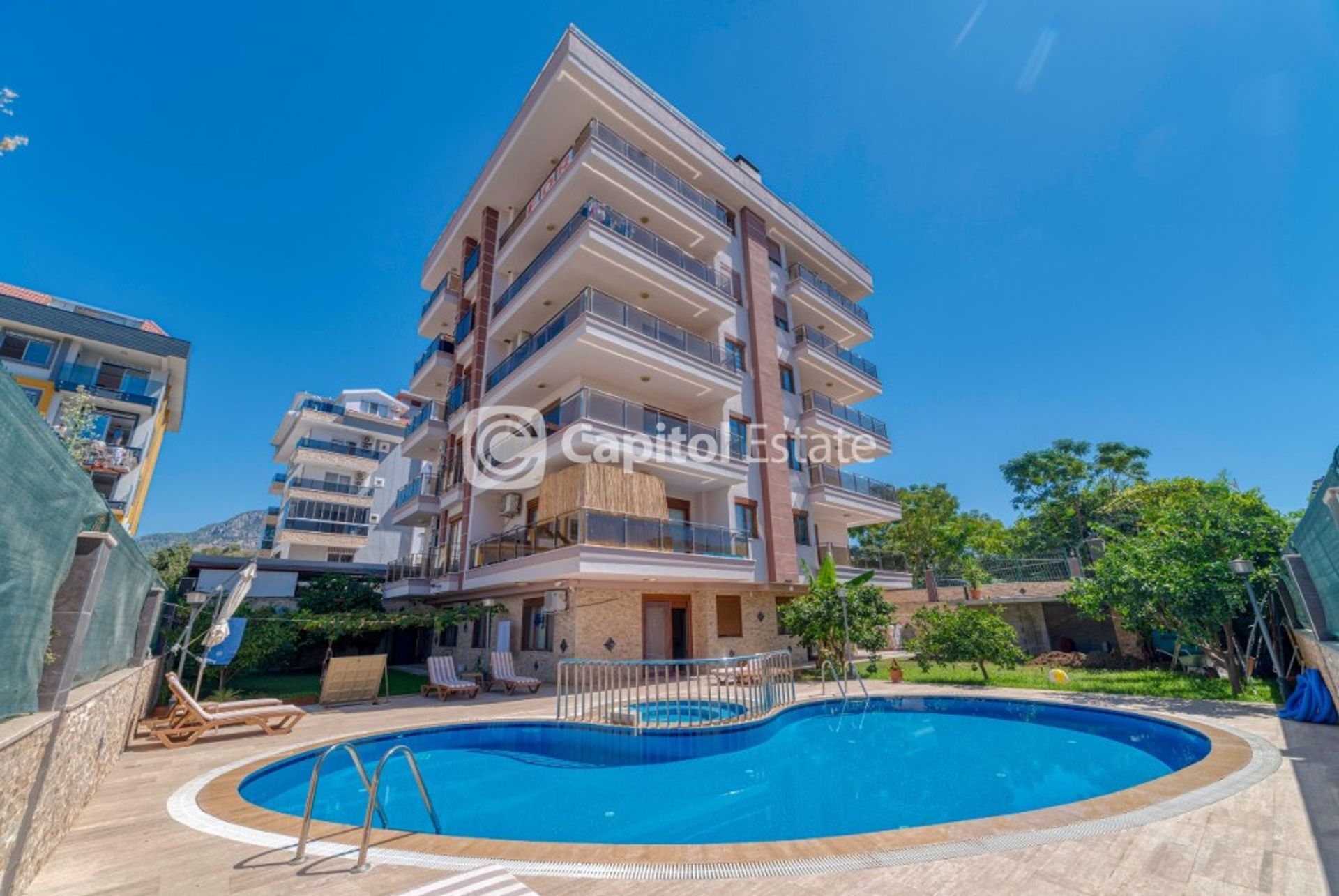 Condominio en Kestel, Bolsa 11389615