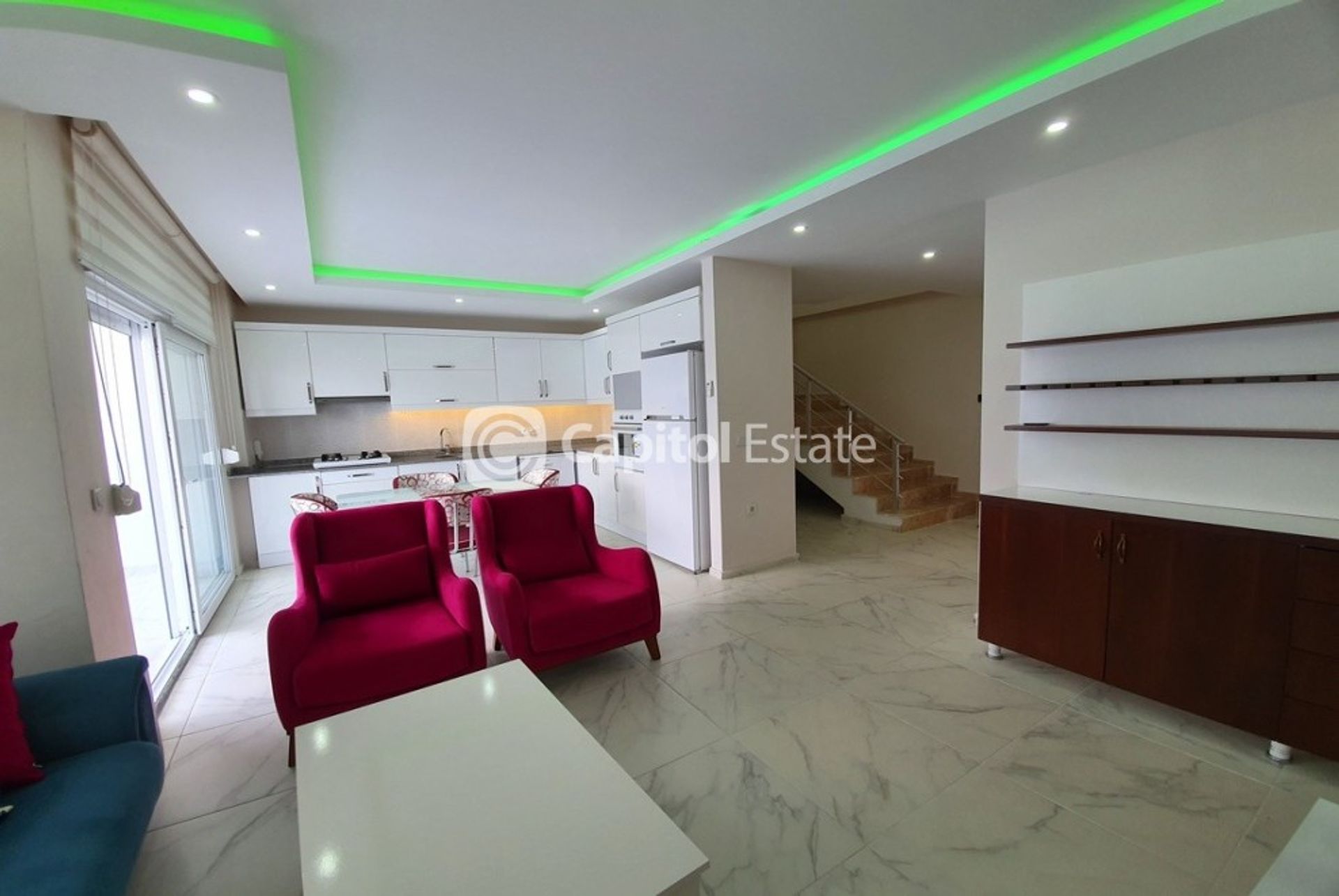 Condominio en Mahmutlar, Antalya 11389616