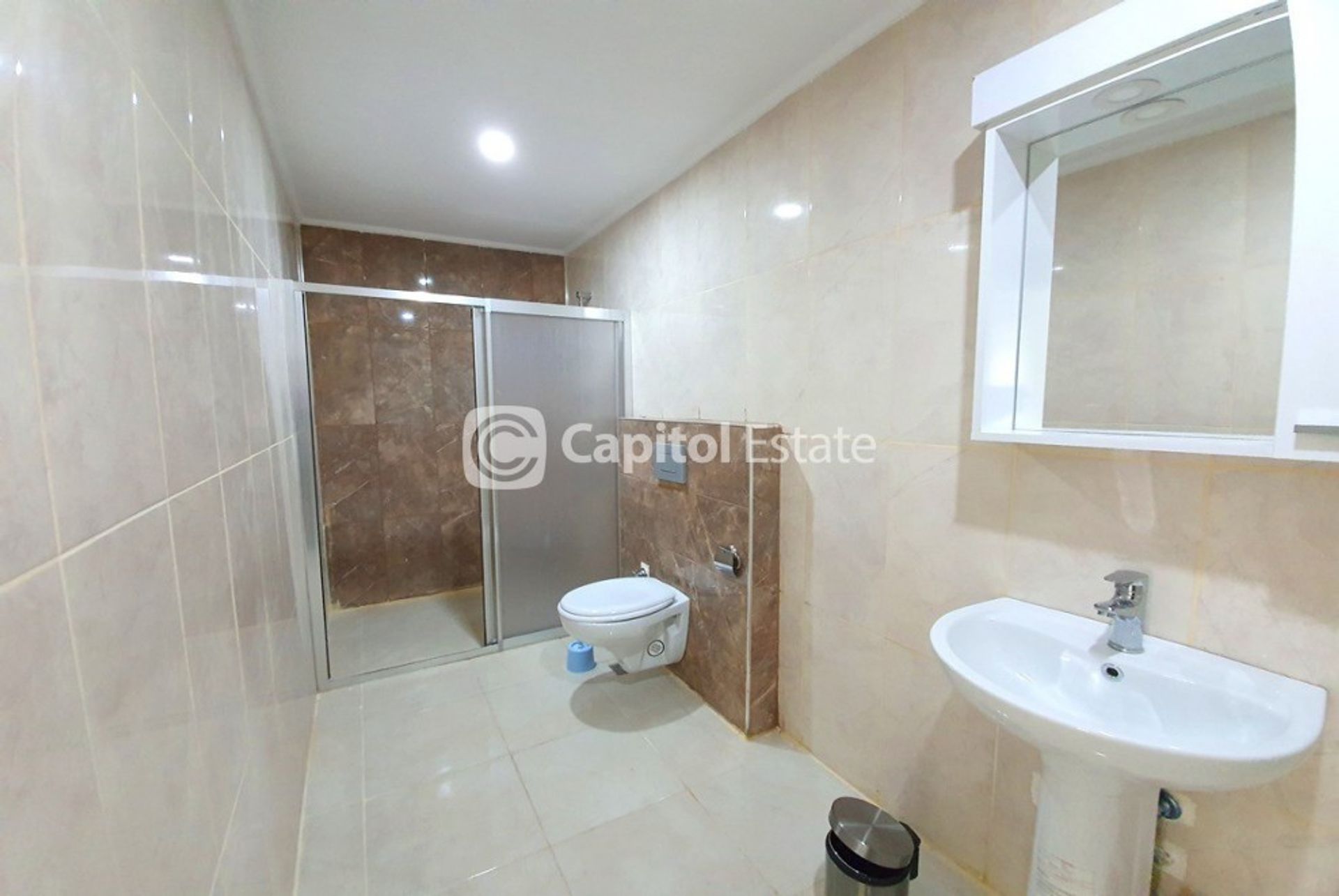 Condominio en Mahmutlar, Antalya 11389616