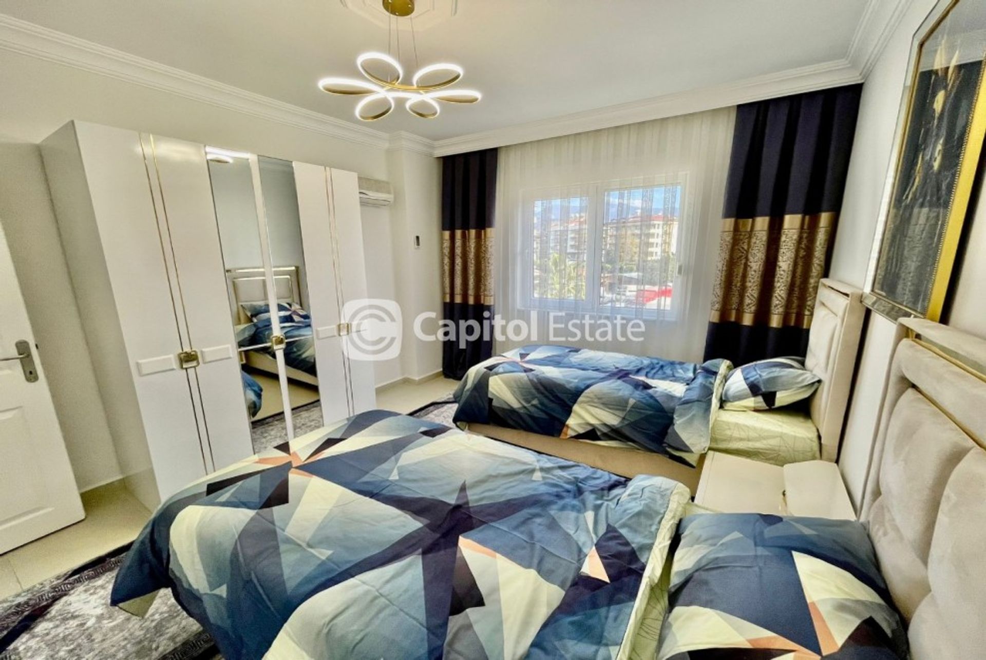 Condominio en Oba, Antalya 11389688