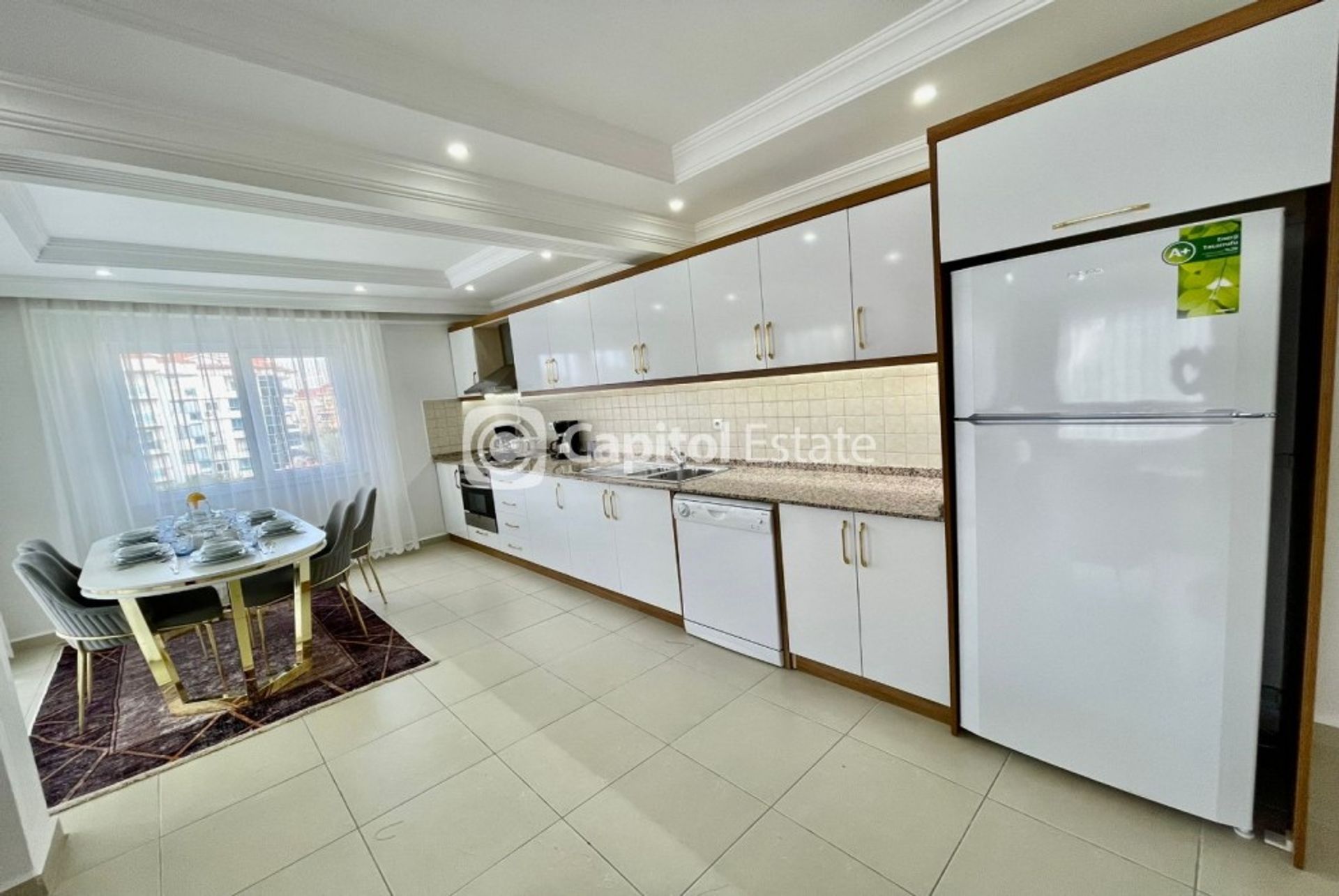 Condominio en Oba, Antalya 11389688