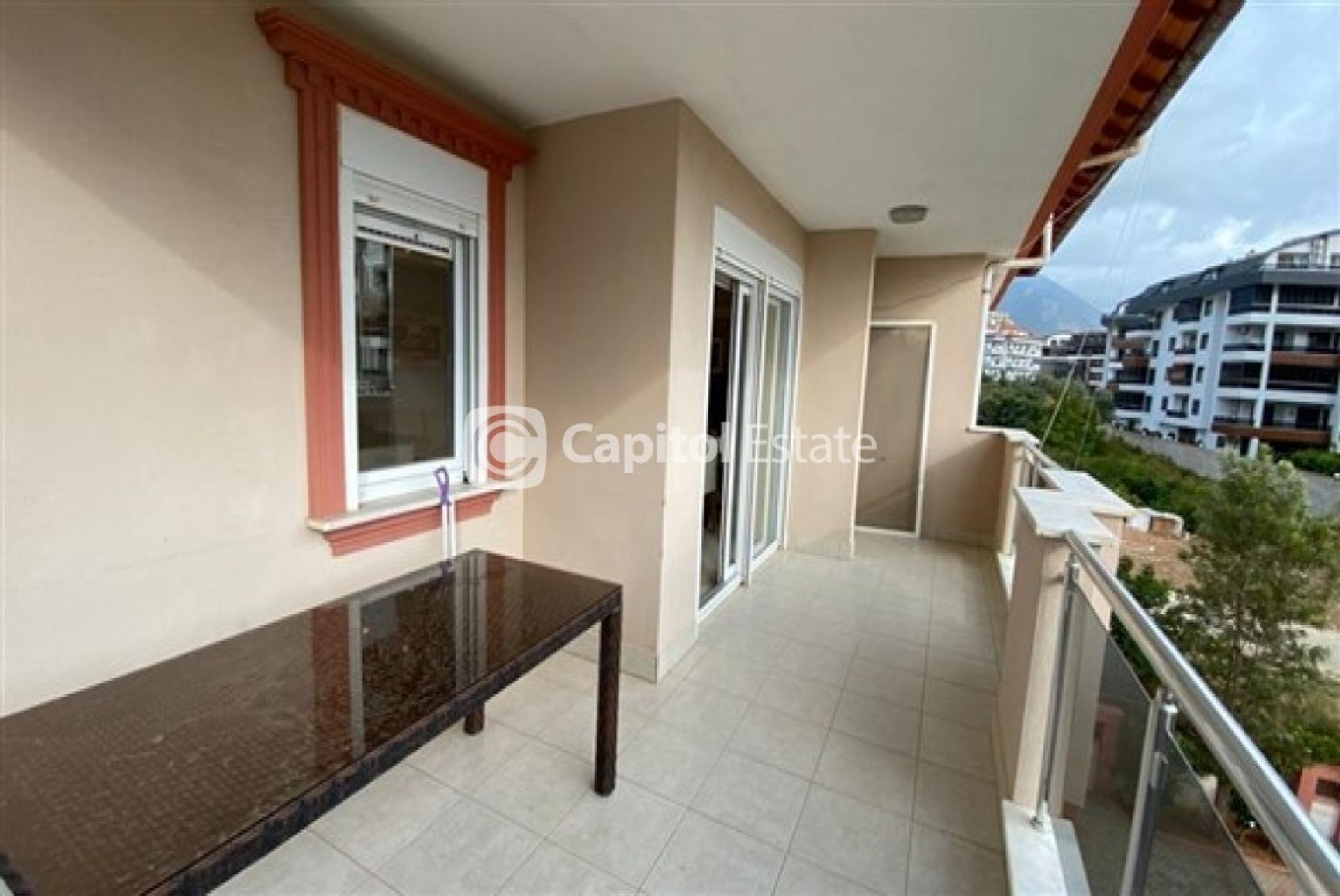 Condominium in Oba, Antalya 11389697