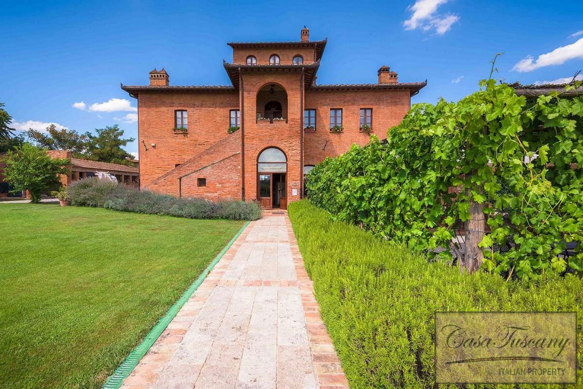 零售 在 Siena, Tuscany 11390655