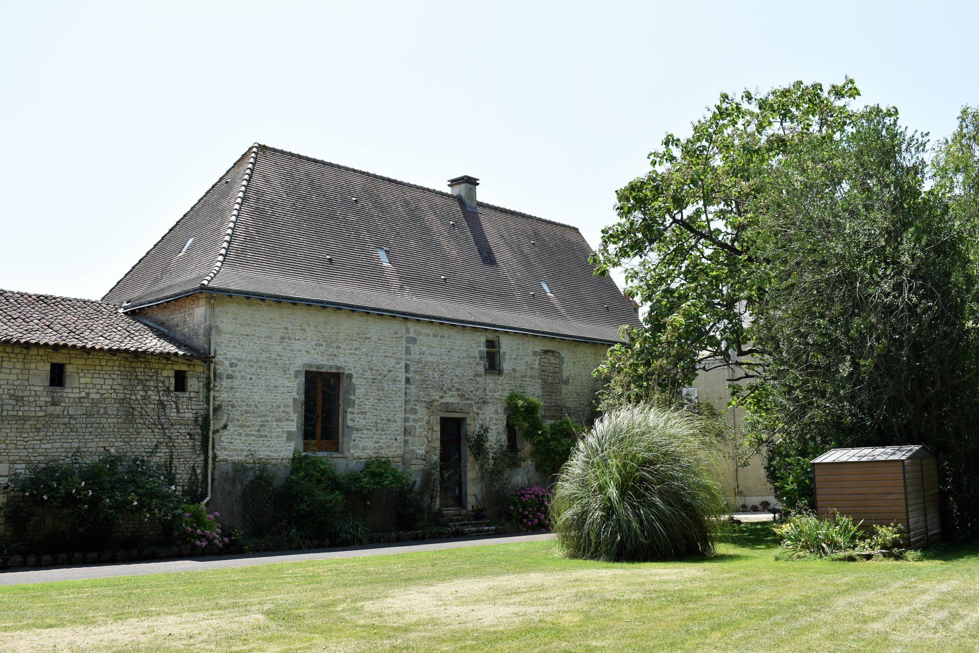 房子 在 Chef-Boutonne, Nouvelle-Aquitaine 11392385