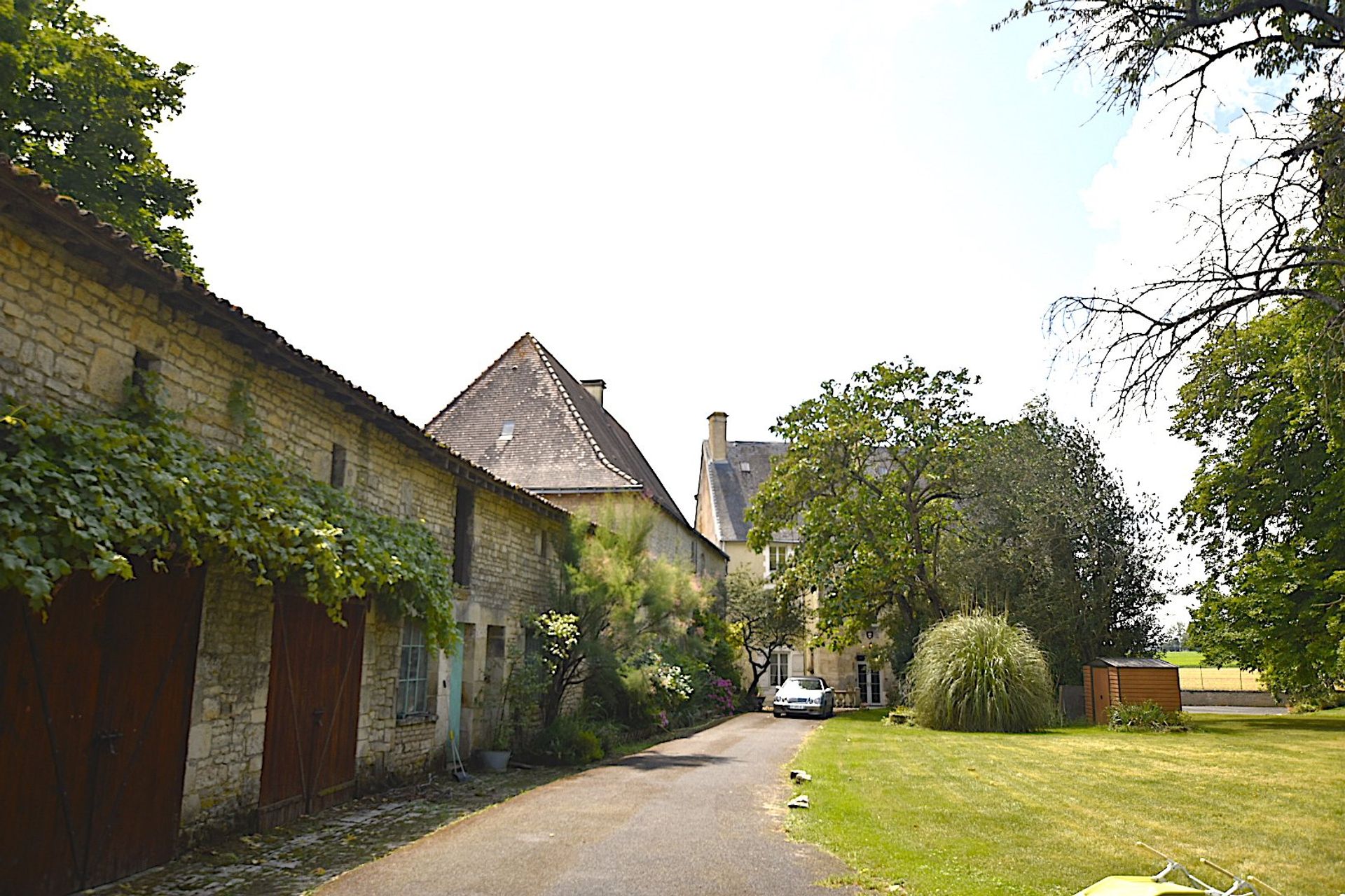 房子 在 Chef-Boutonne, Nouvelle-Aquitaine 11392385