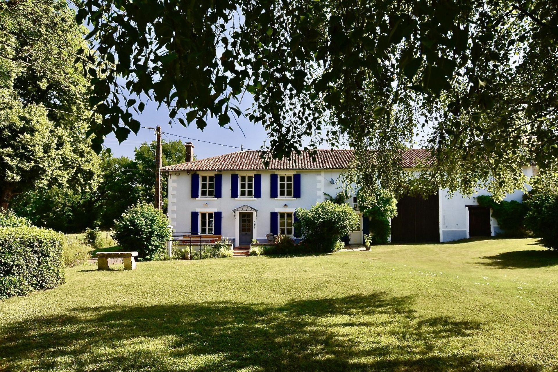 Condominium in Lezay, Nouvelle-Aquitaine 11392425