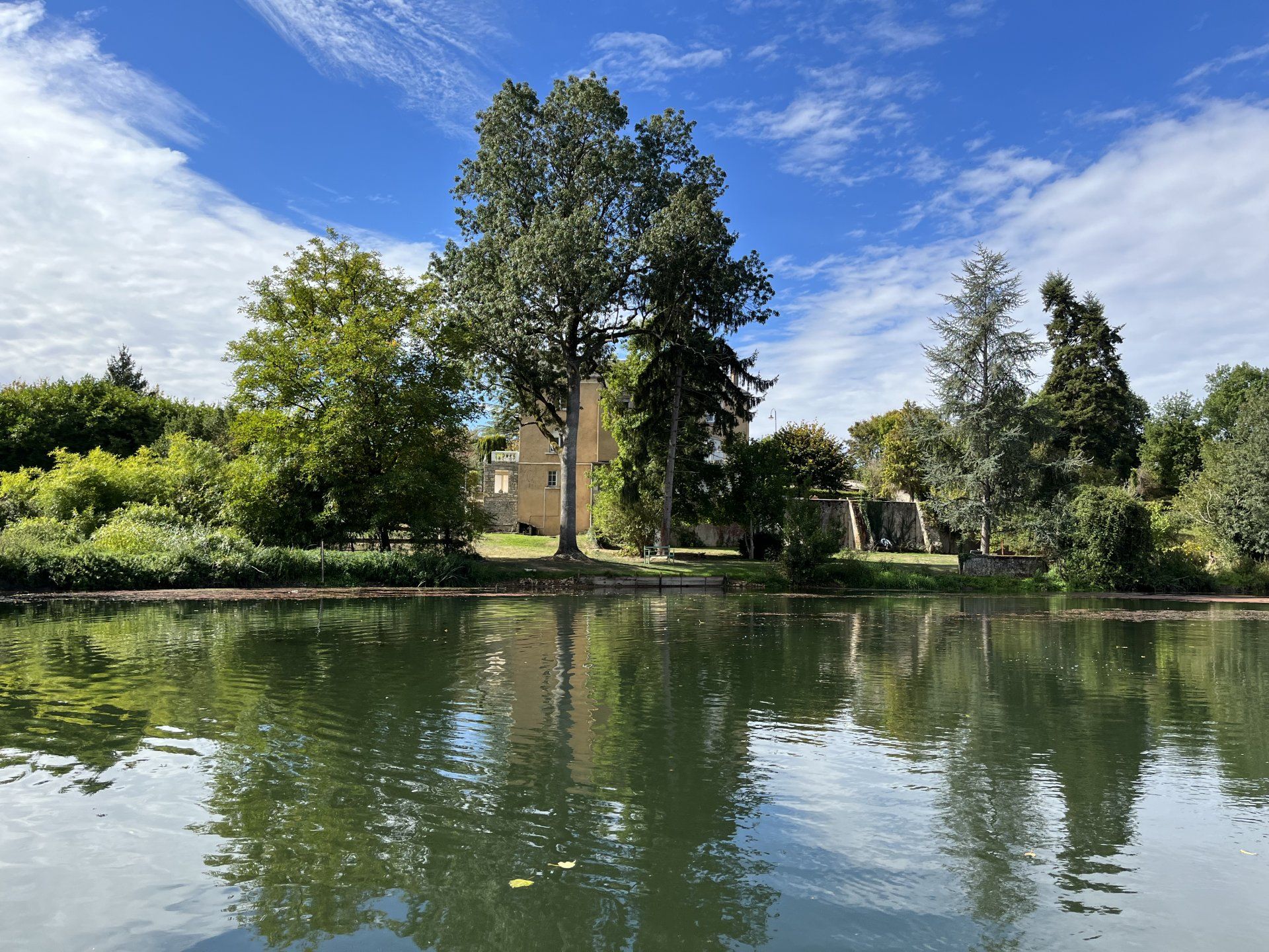 Rumah di Ruffec, Nouvelle-Aquitaine 11392457