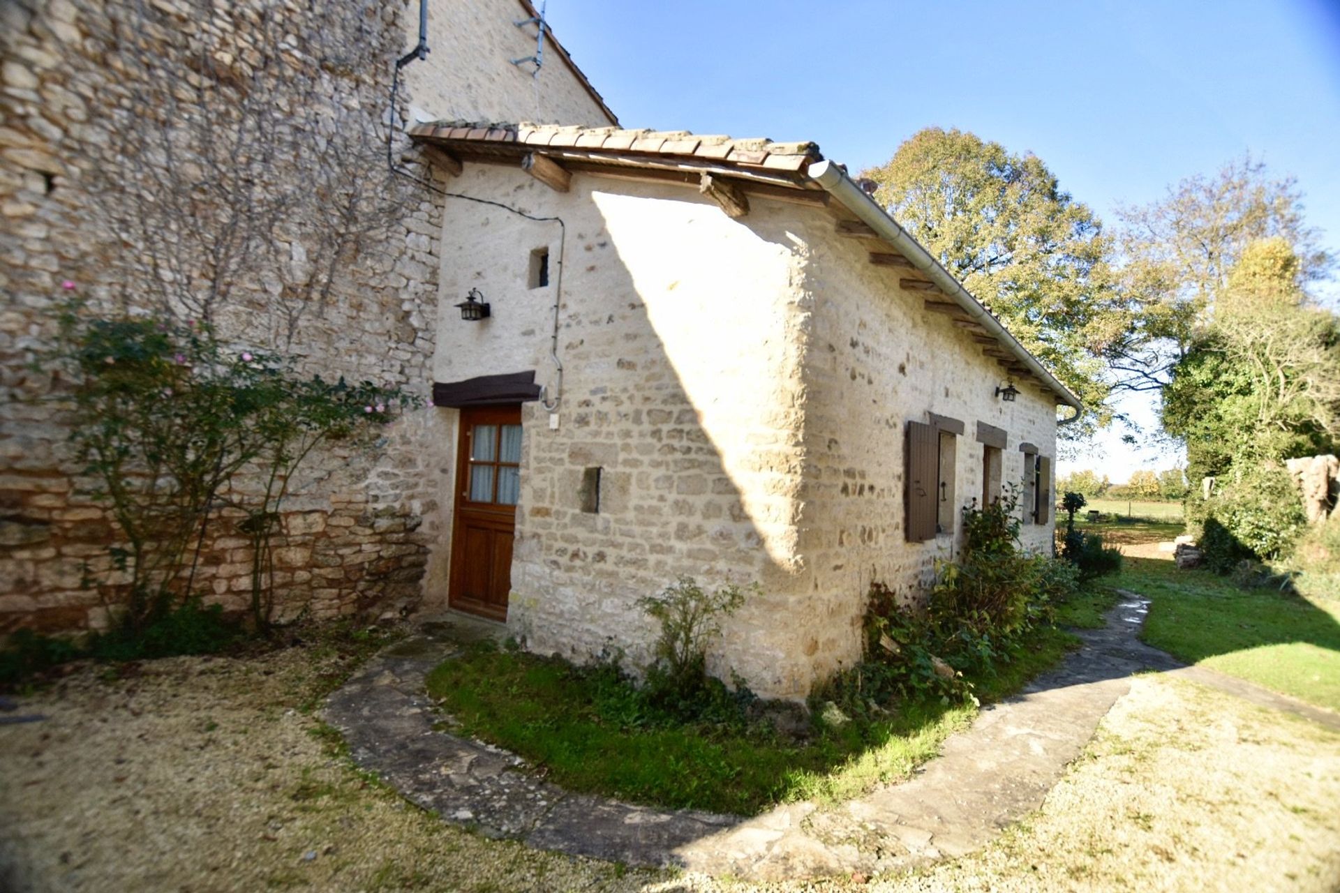 Condominium in Lorigné, Nouvelle-Aquitaine 11392484