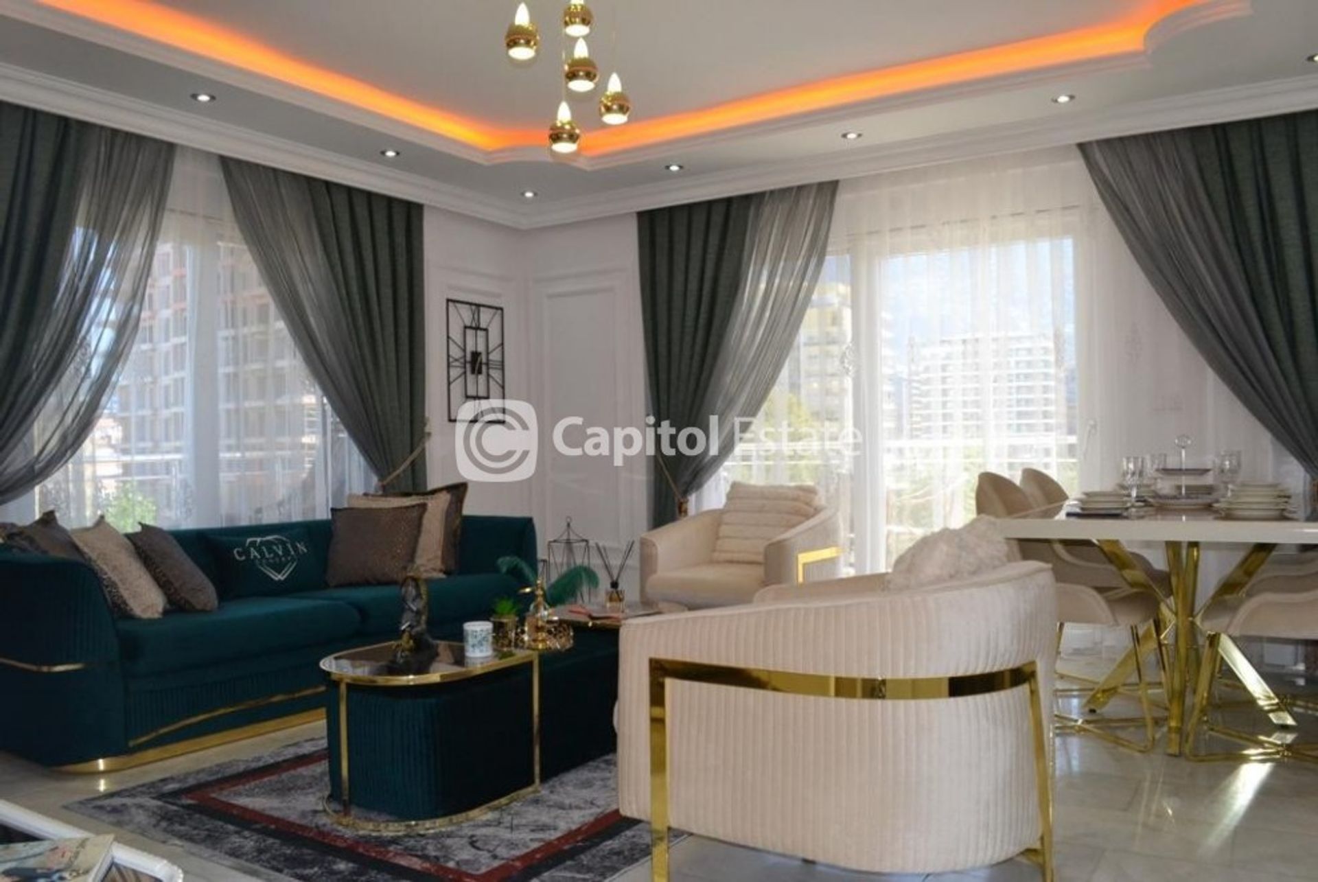 Condominio en Mahmutlar, Antalya 11393306