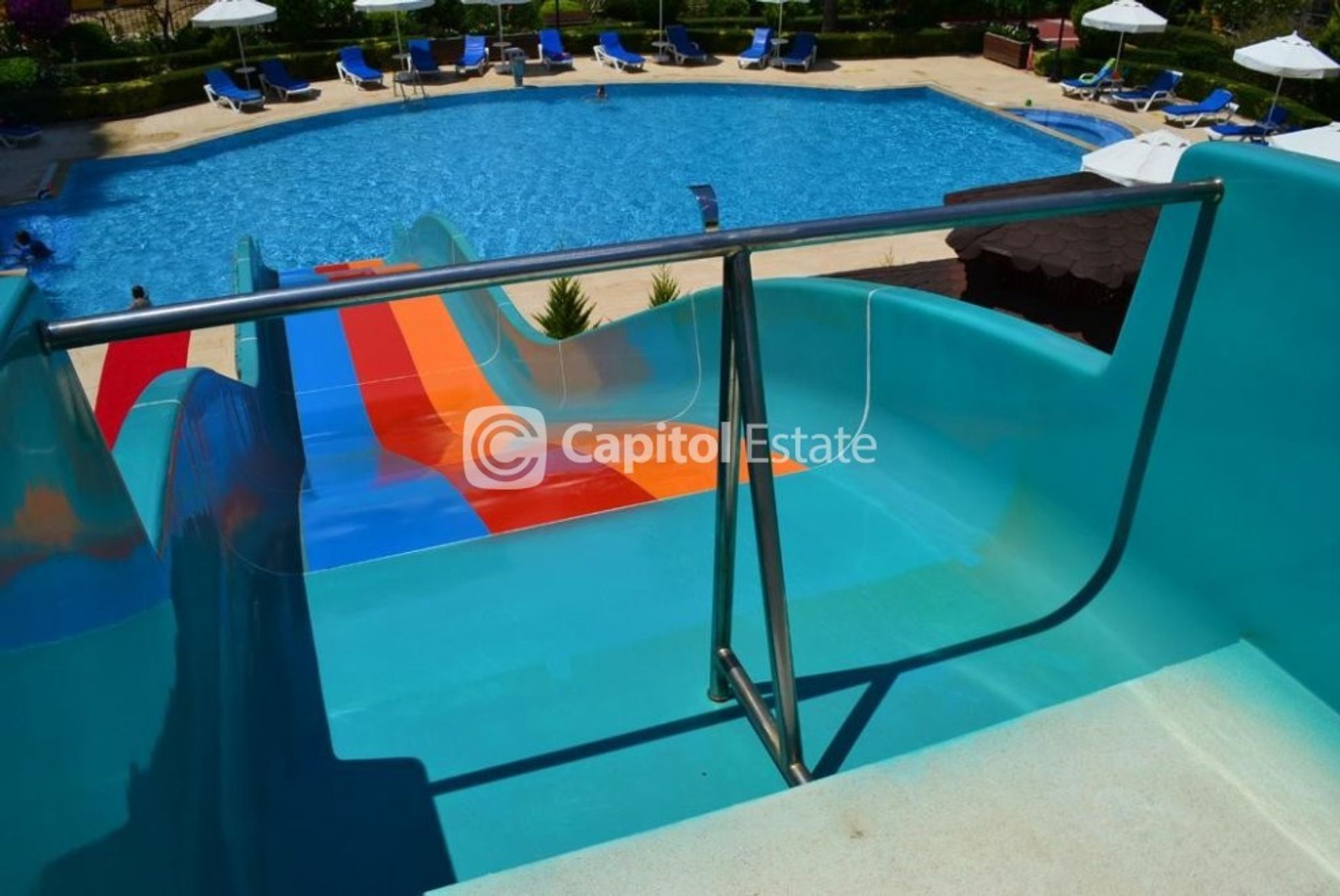 Condominio en Mahmutlar, Antalya 11393306