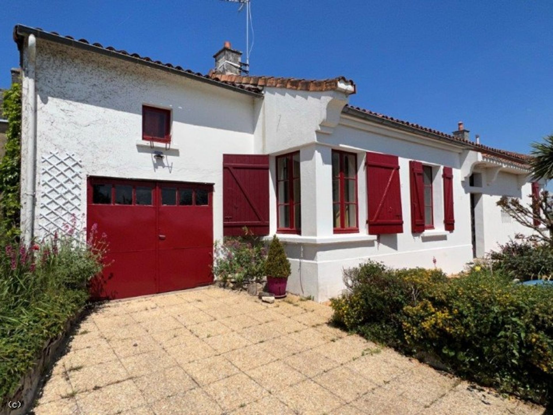 rumah dalam Ruffec, Nouvelle-Aquitaine 11393349