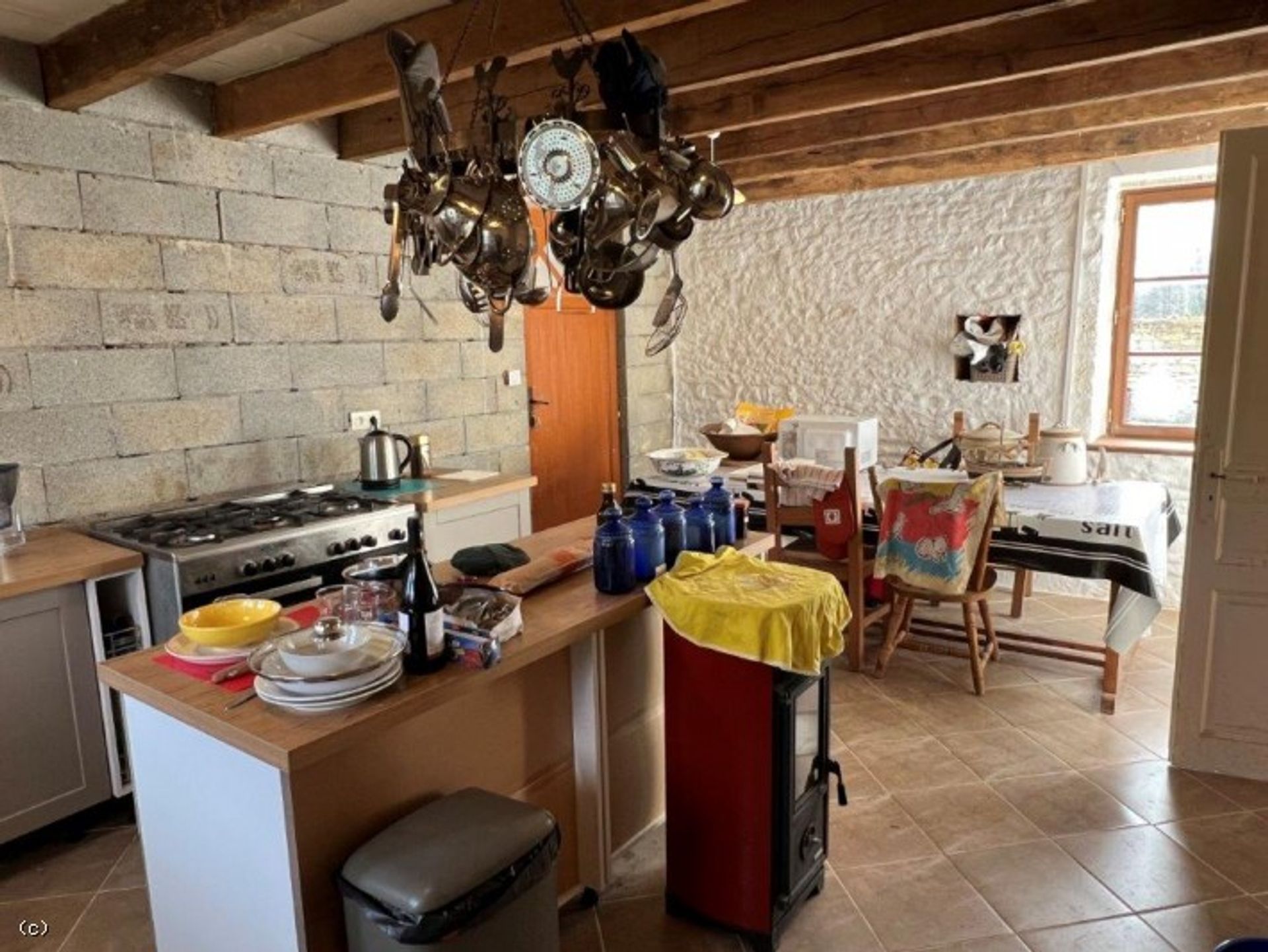 rumah dalam Mansle, Nouvelle-Aquitaine 11393357