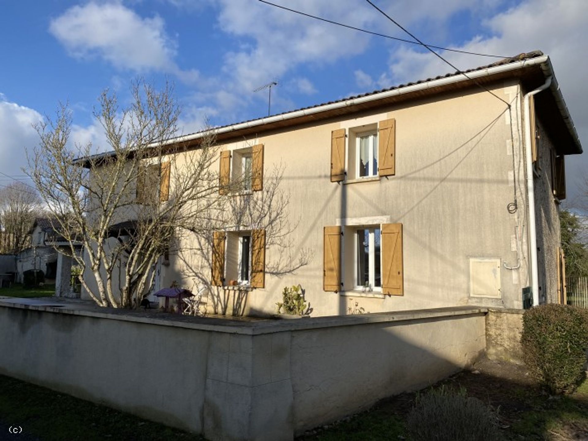 Hus i Nanteuil-en-Vallee, Nouvelle-Aquitaine 11393364