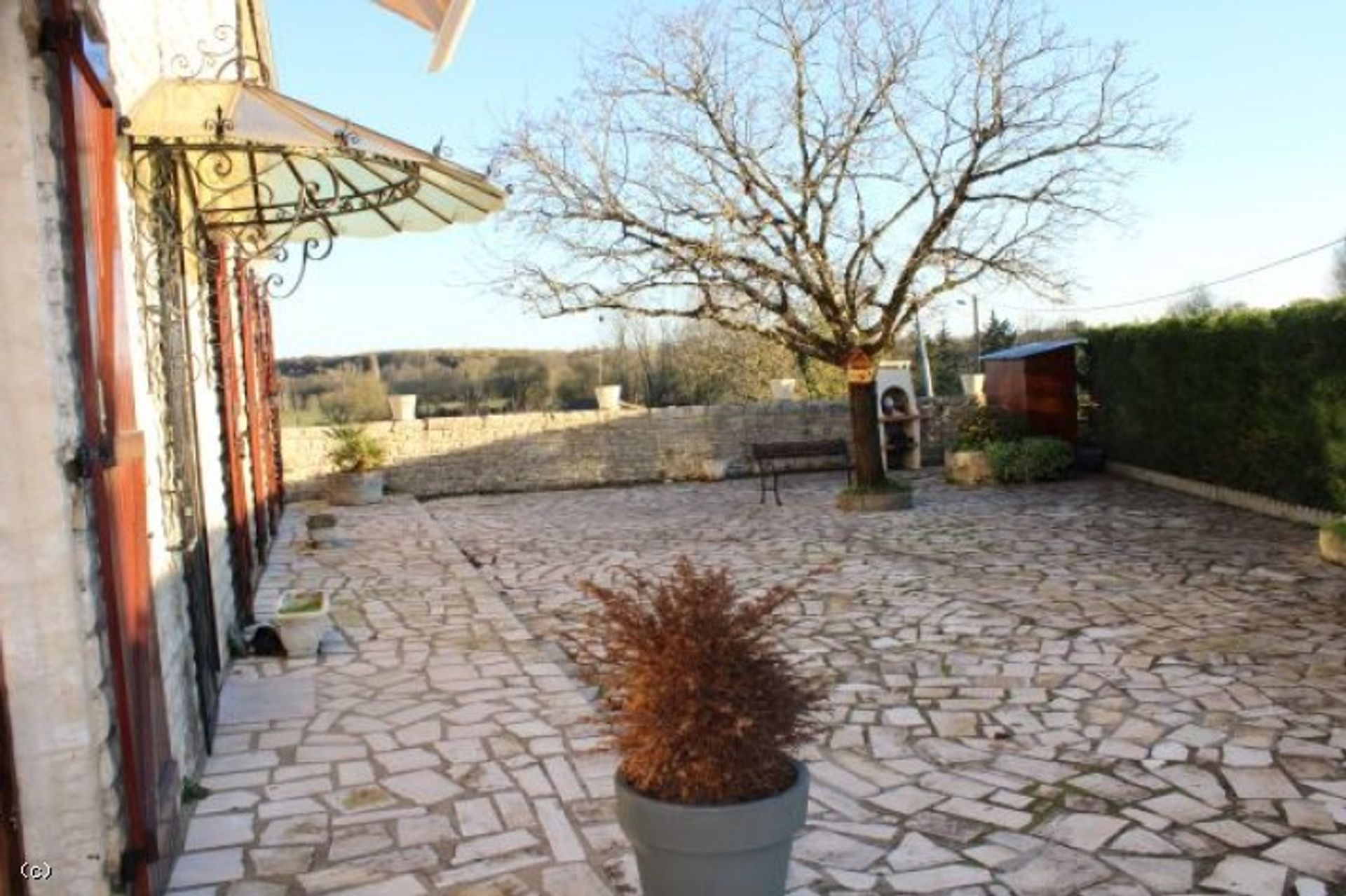 casa en Aunac-sur-Charente, Nouvelle-Aquitaine 11393377