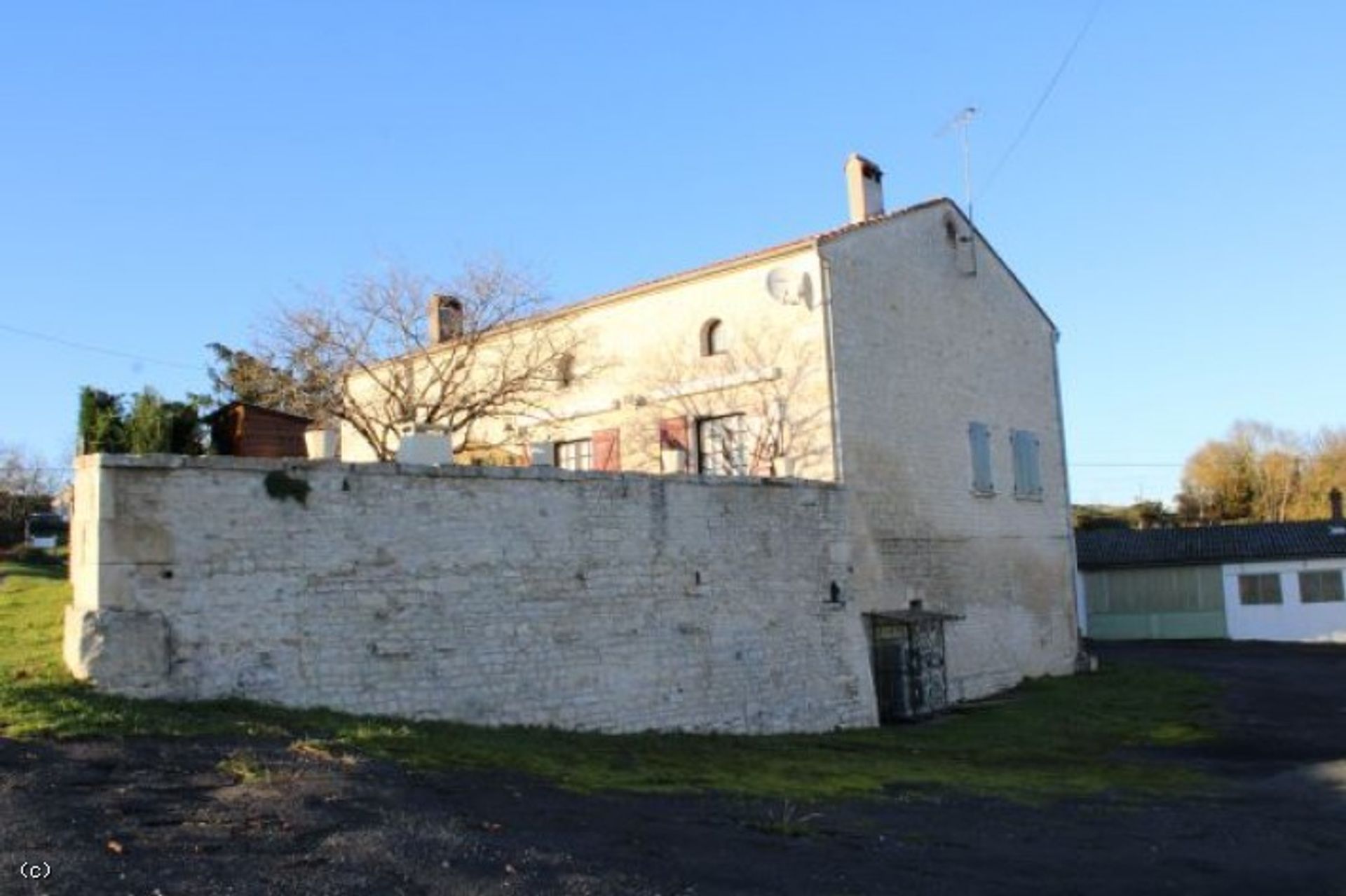 casa en Aunac-sur-Charente, Nouvelle-Aquitaine 11393377