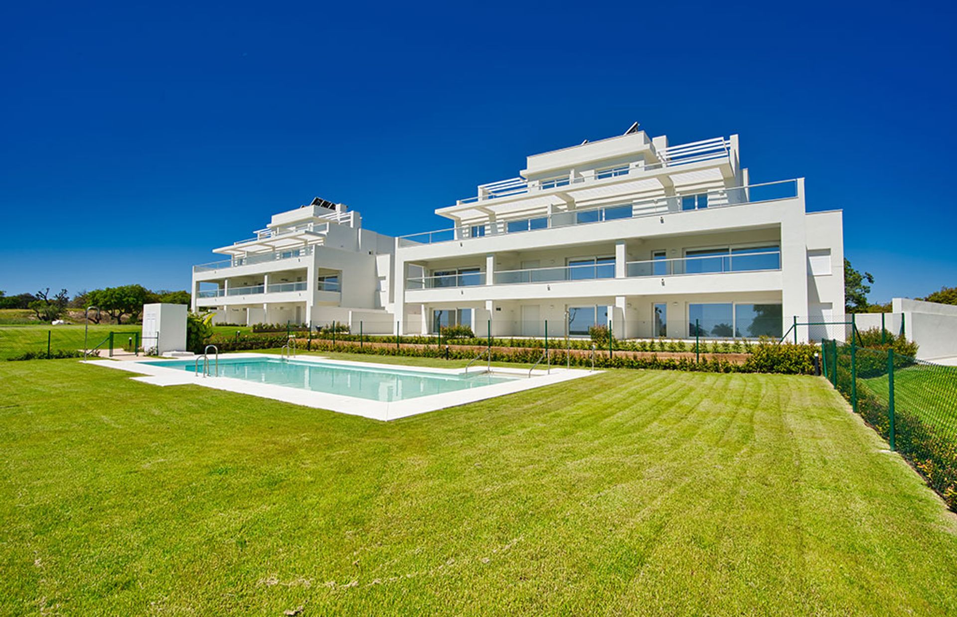 Condominium in Guadiaro, Andalusia 11393578