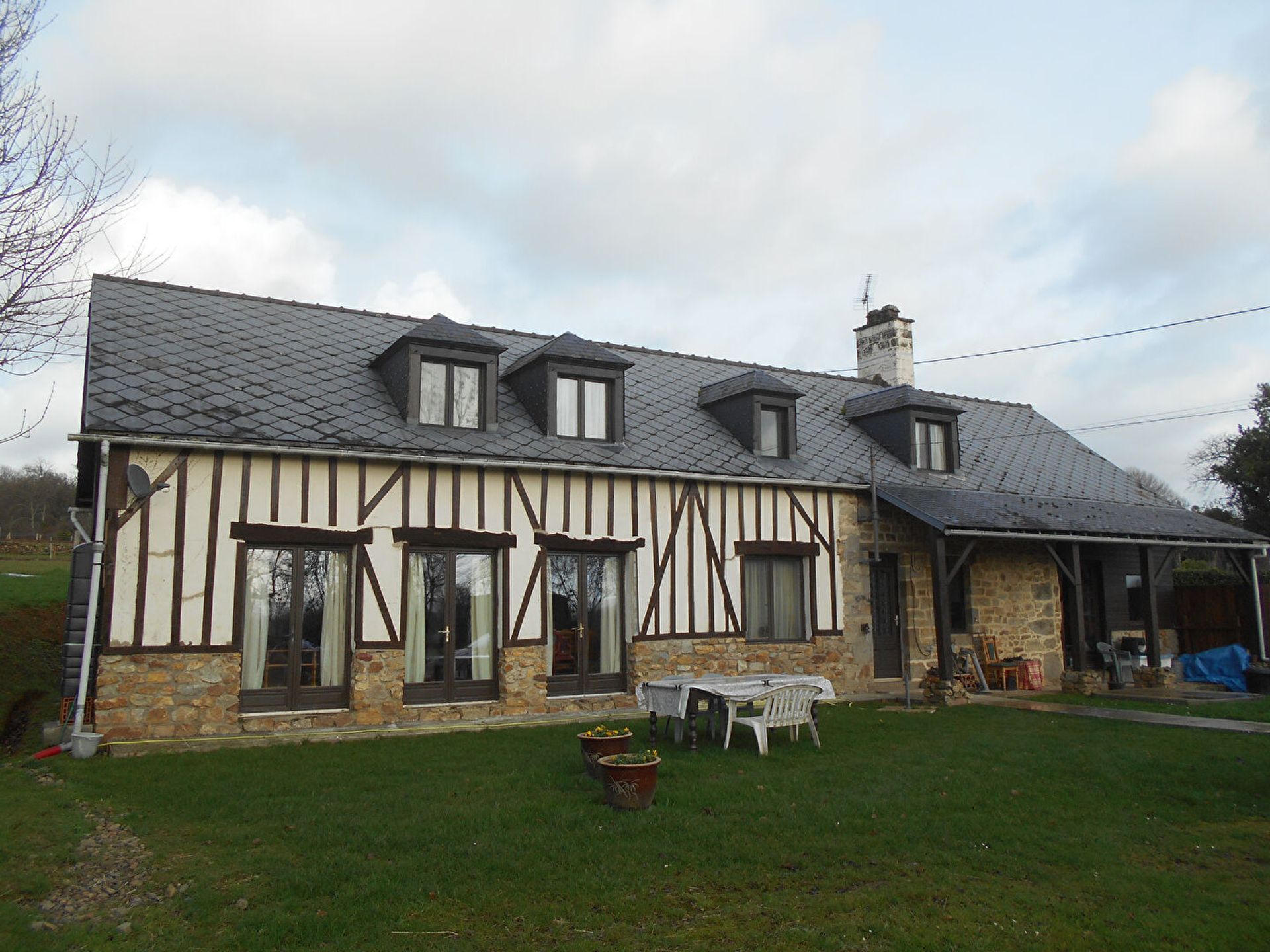 rumah dalam Mortain, Normandie 11393665