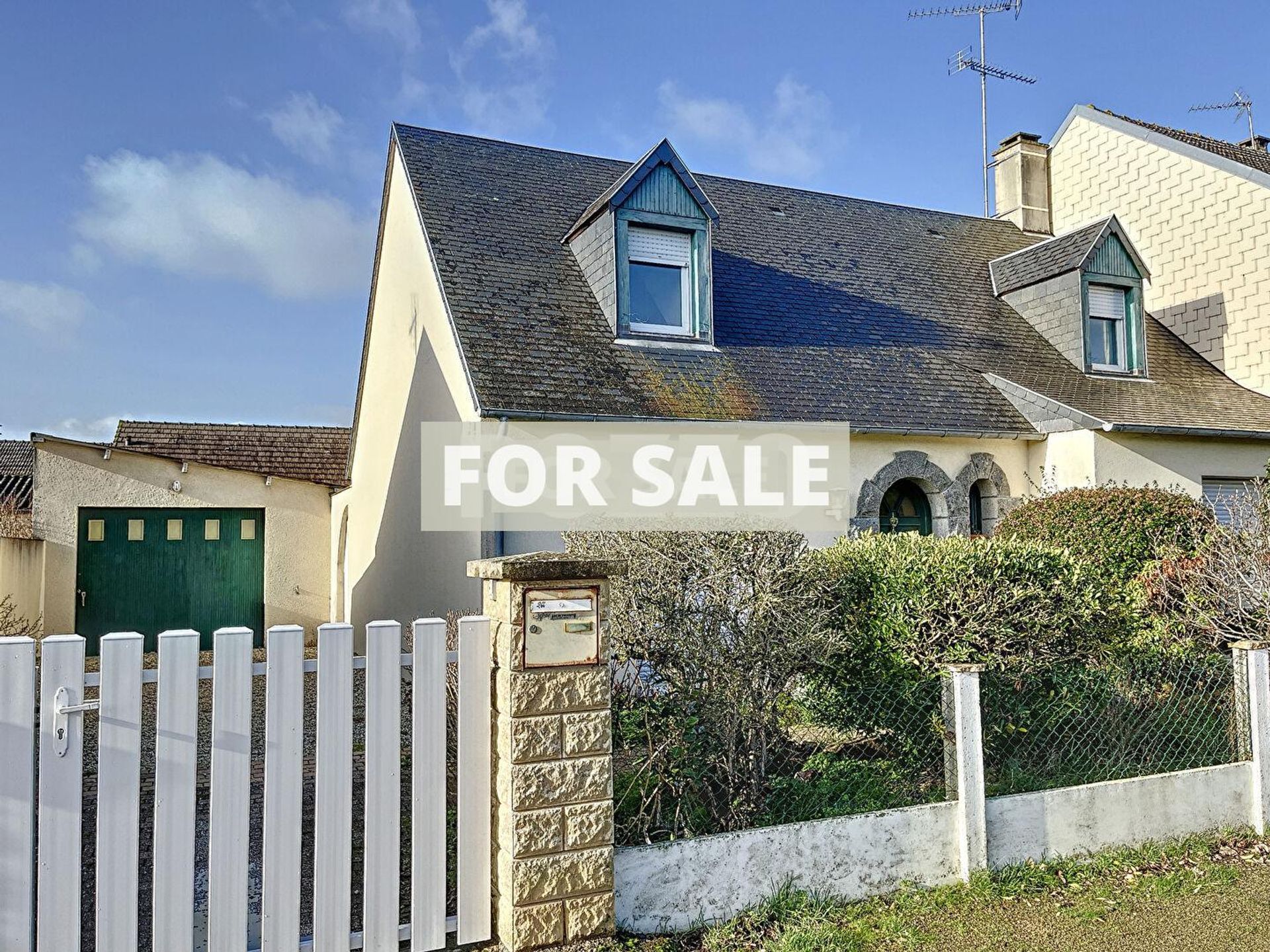 casa no Saint-Aubin-des-Préaux, Normandy 11393687