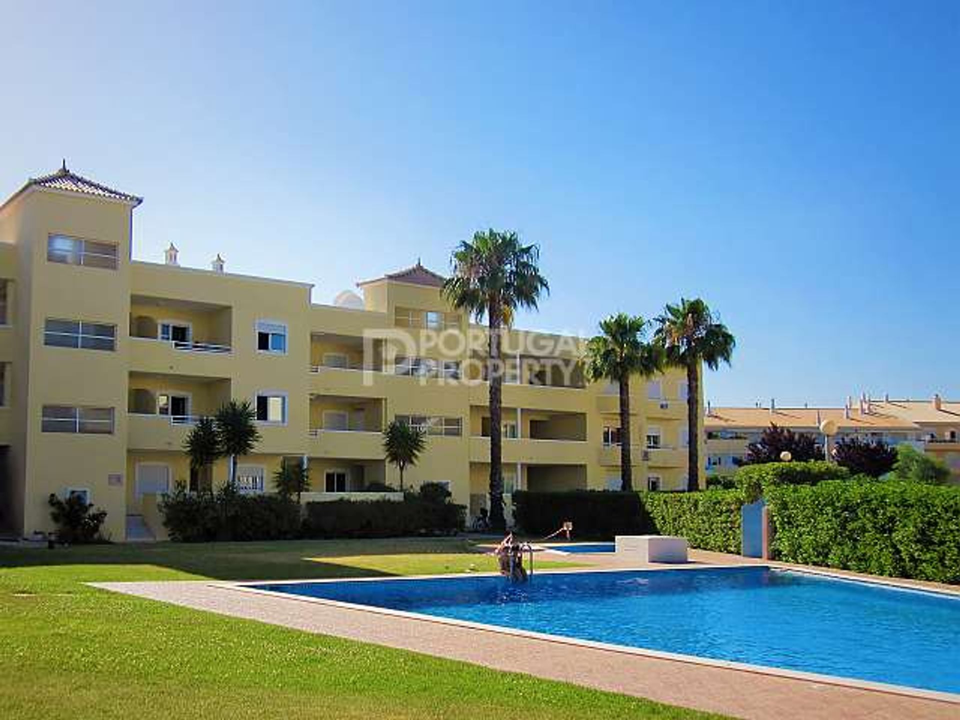 Condominium in Quarteira, Faro 11394228