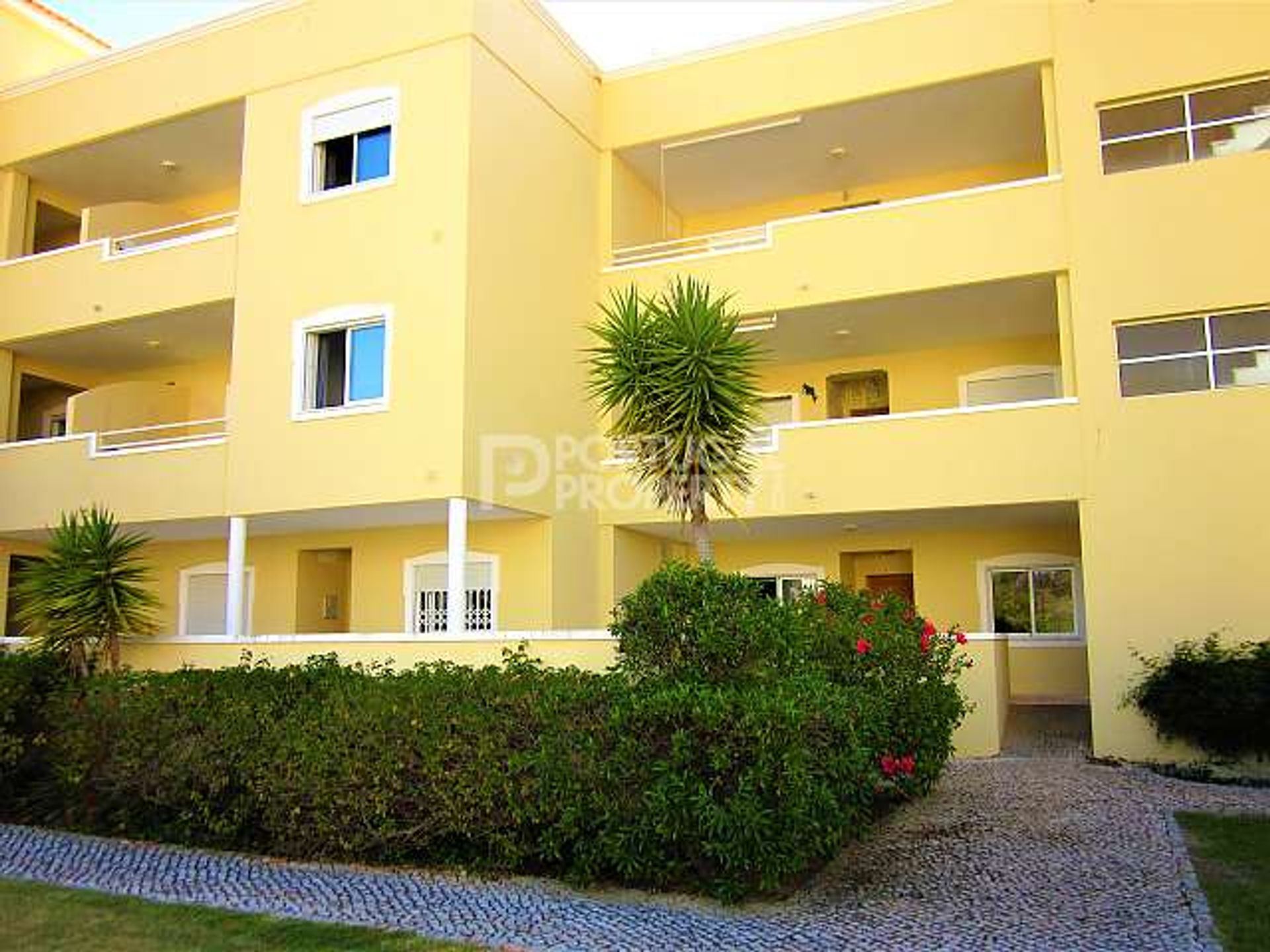 Condominium in Quarteira, Faro 11394228