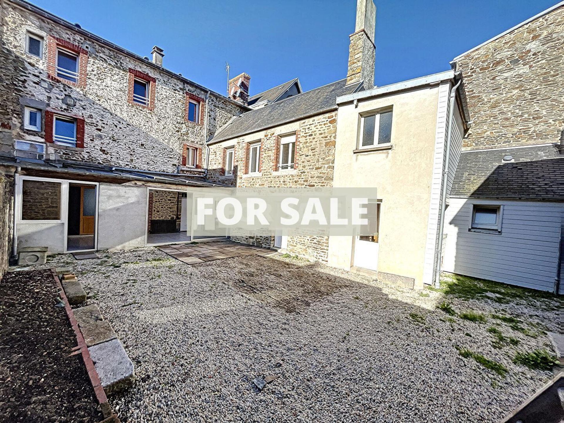 rumah dalam Saint-Aubin-des-Preaux, Normandie 11394285