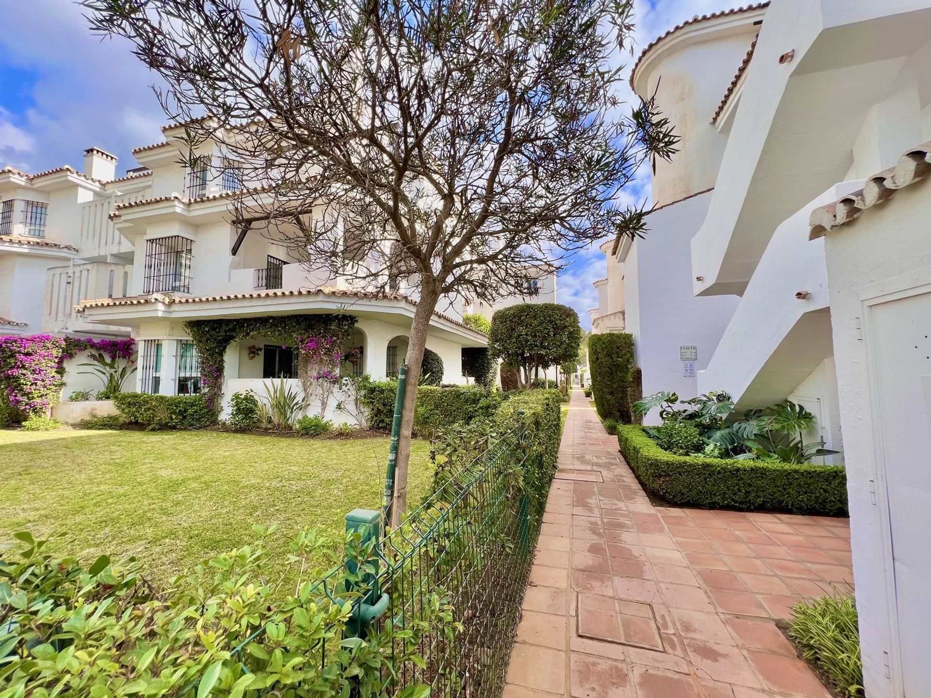 Condominium in Marbella, Andalucía 11394380