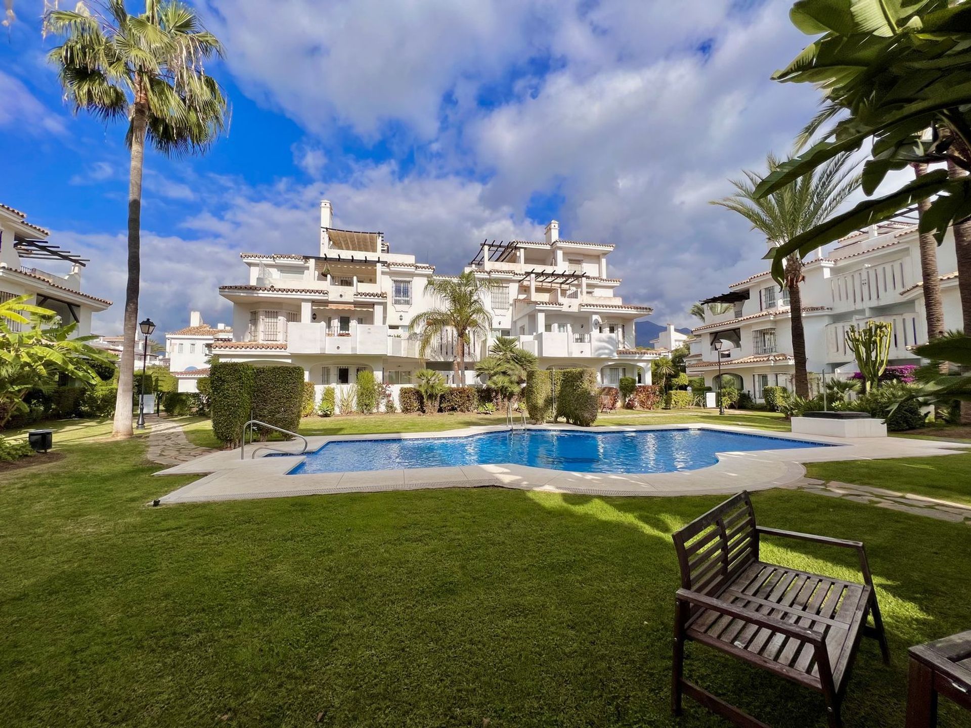 Condominium in Marbella, Andalucía 11394380