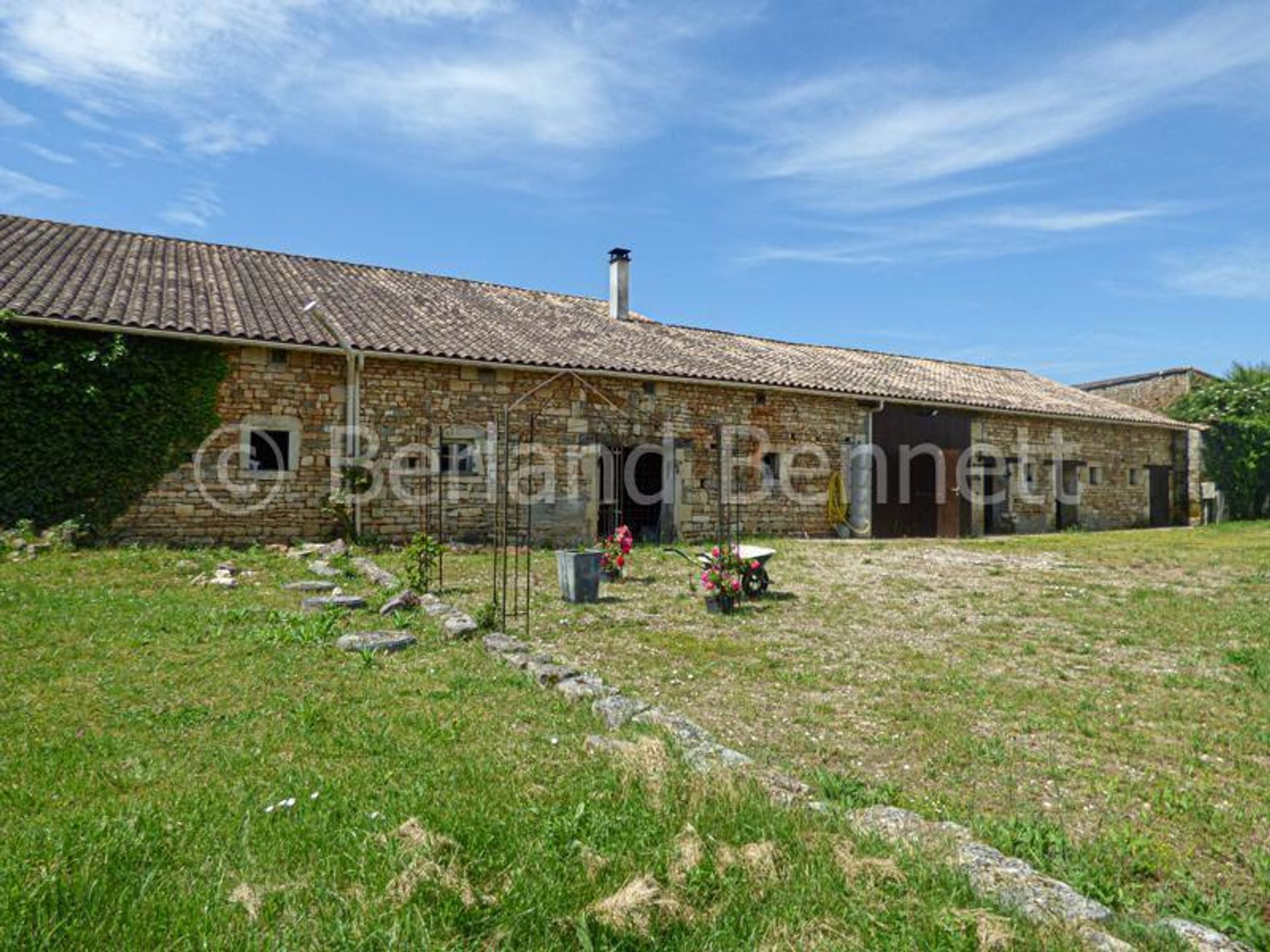 casa no Sauzé-Vaussais, Nouvelle-Aquitaine 11394429