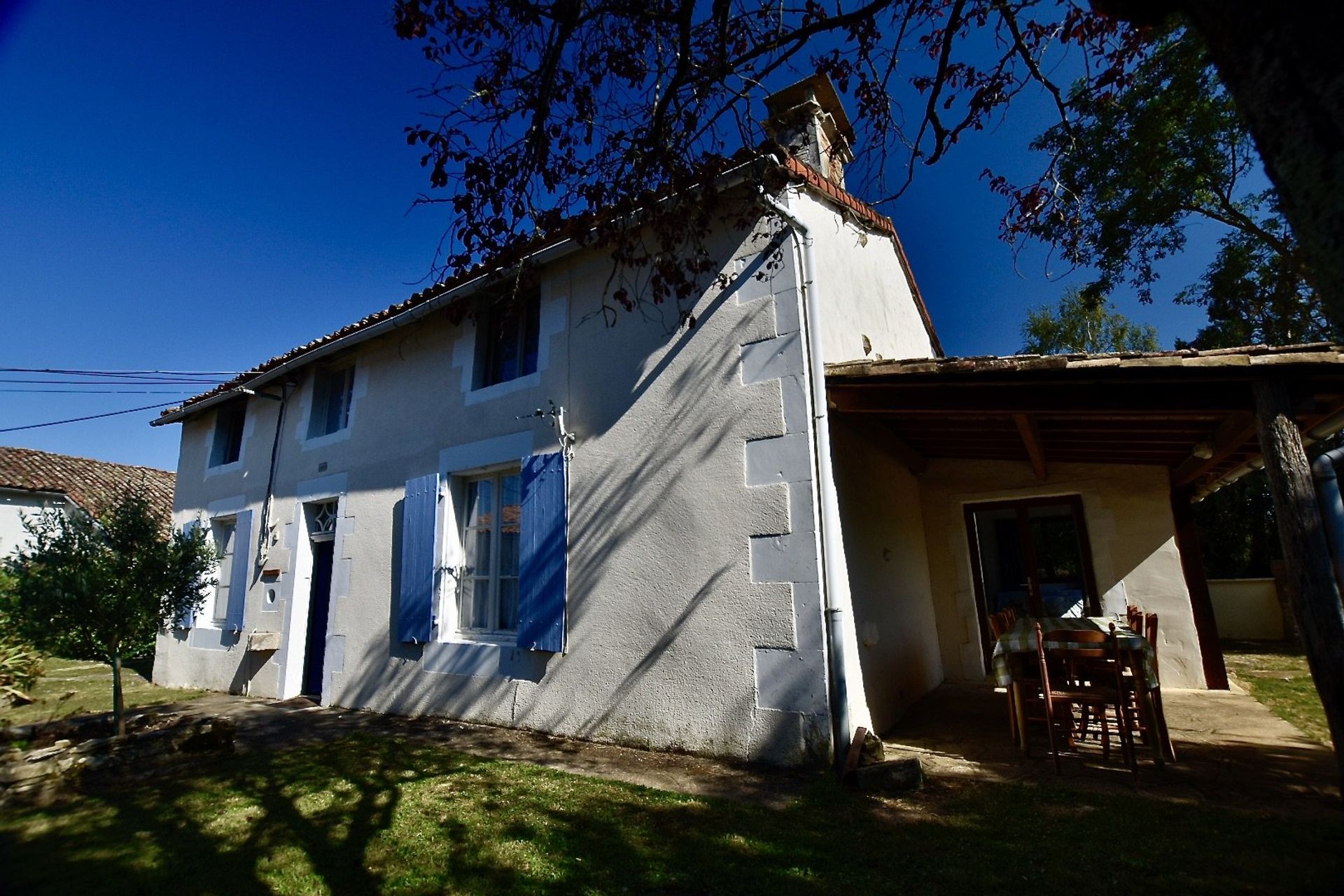 Condominium in Pers, Nouvelle-Aquitaine 11394616