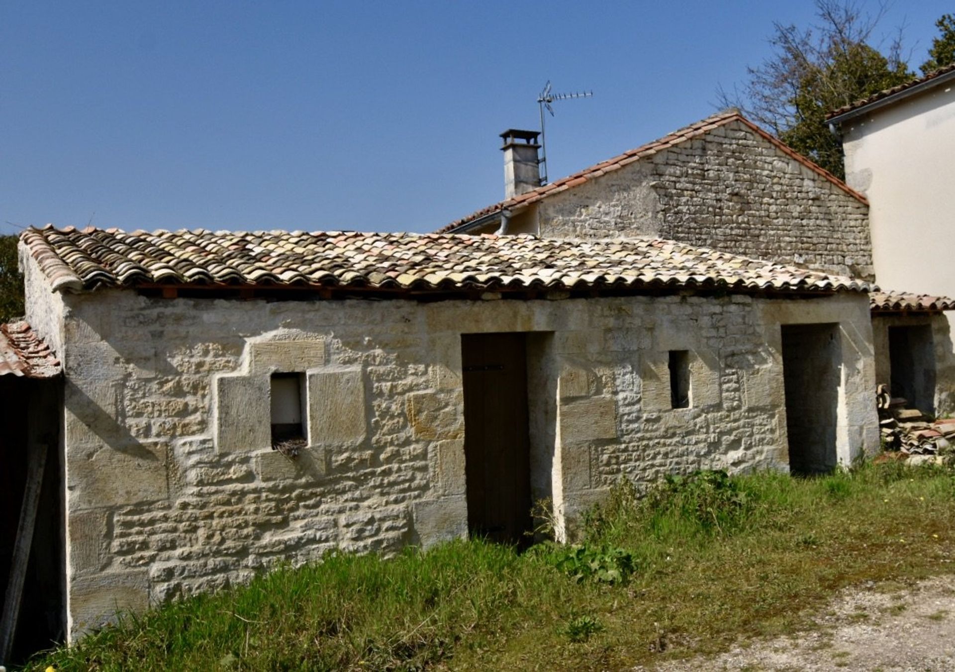 집 에 Chef-Boutonne, Nouvelle-Aquitaine 11394658