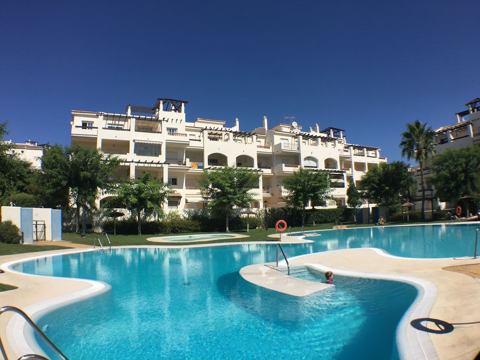 Condominio en Castillo de Sabinillas, Andalucía 11394704