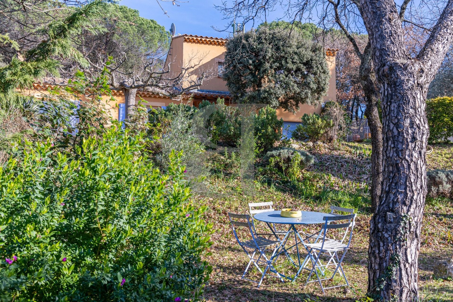 casa en Sainte-Cécile-les-Vignes, Provence-Alpes-Côte d'Azur 11395797