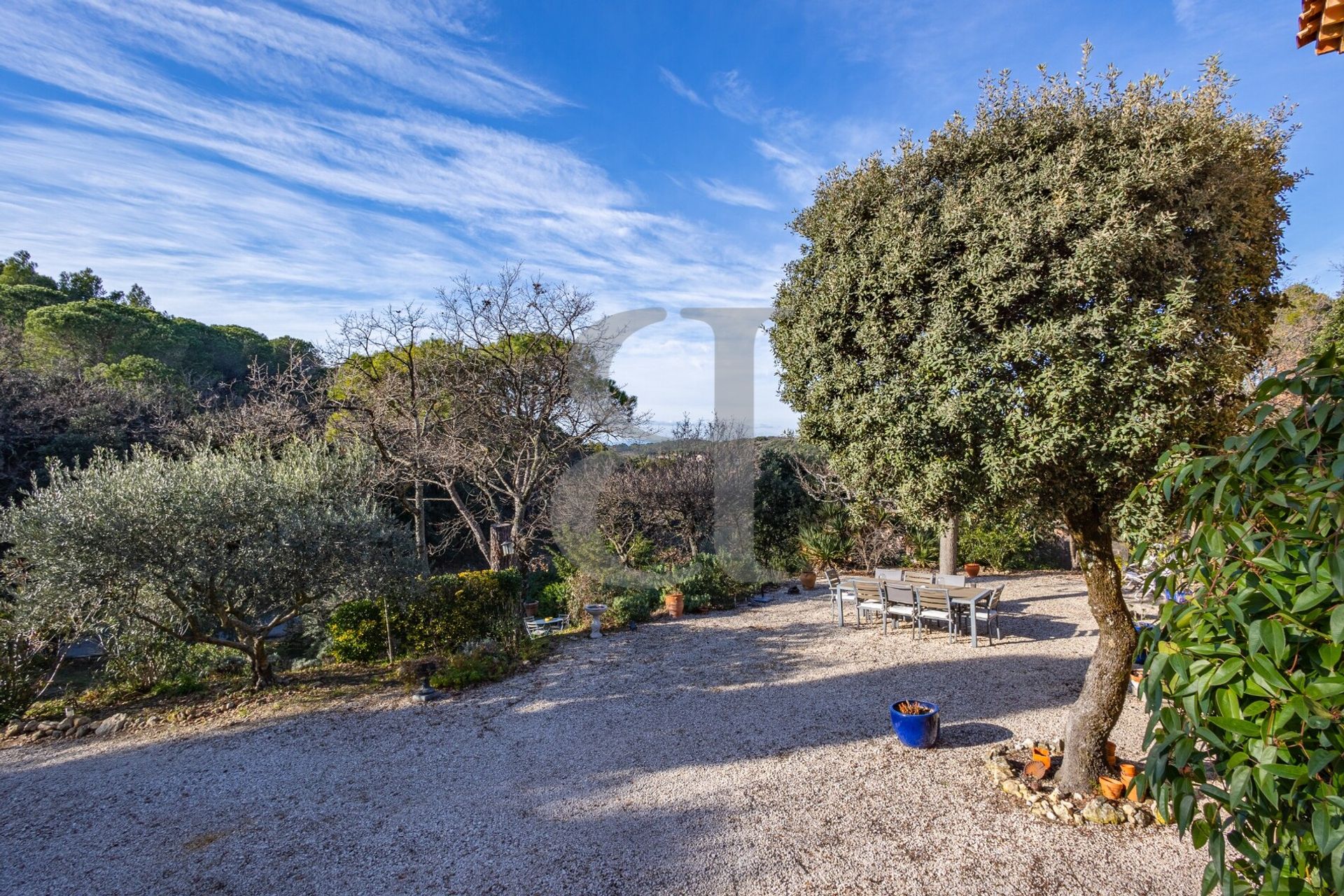 σπίτι σε Sainte-Cécile-les-Vignes, Provence-Alpes-Côte d'Azur 11395797