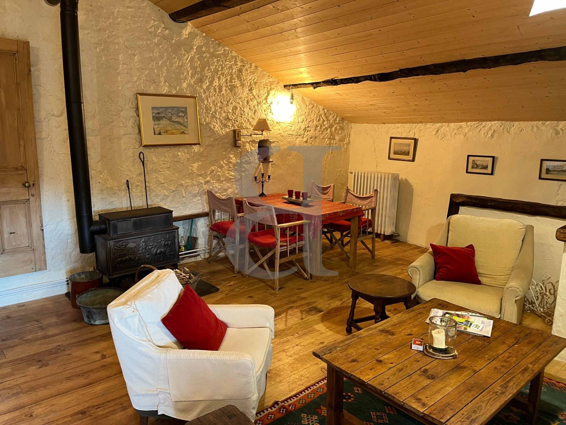 Hus i Montélimar, Auvergne-Rhône-Alpes 11395807