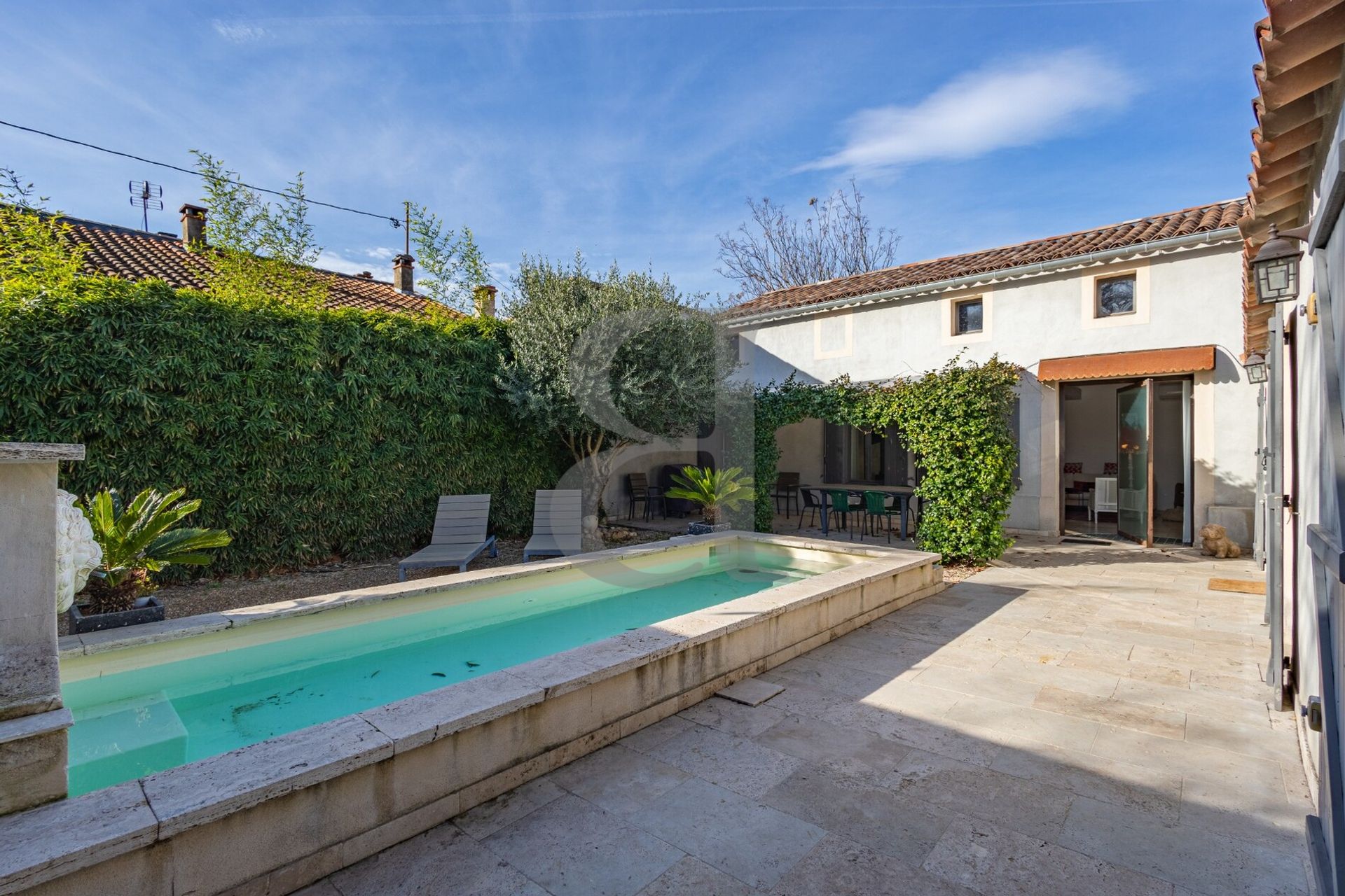 House in L'Isle-sur-la-Sorgue, Provence-Alpes-Côte d'Azur 11395819