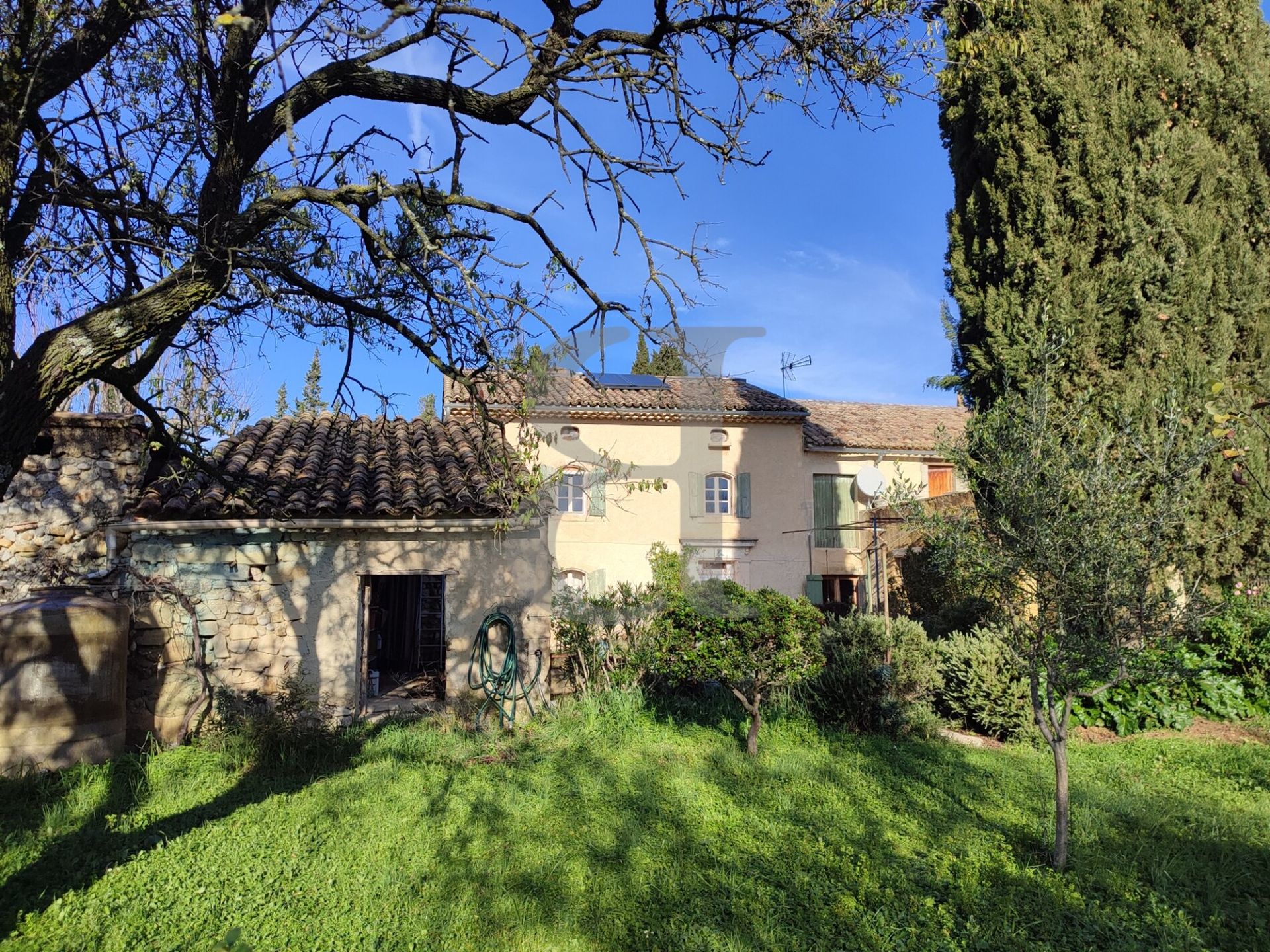 жилой дом в Visan, Provence-Alpes-Côte d'Azur 11395851