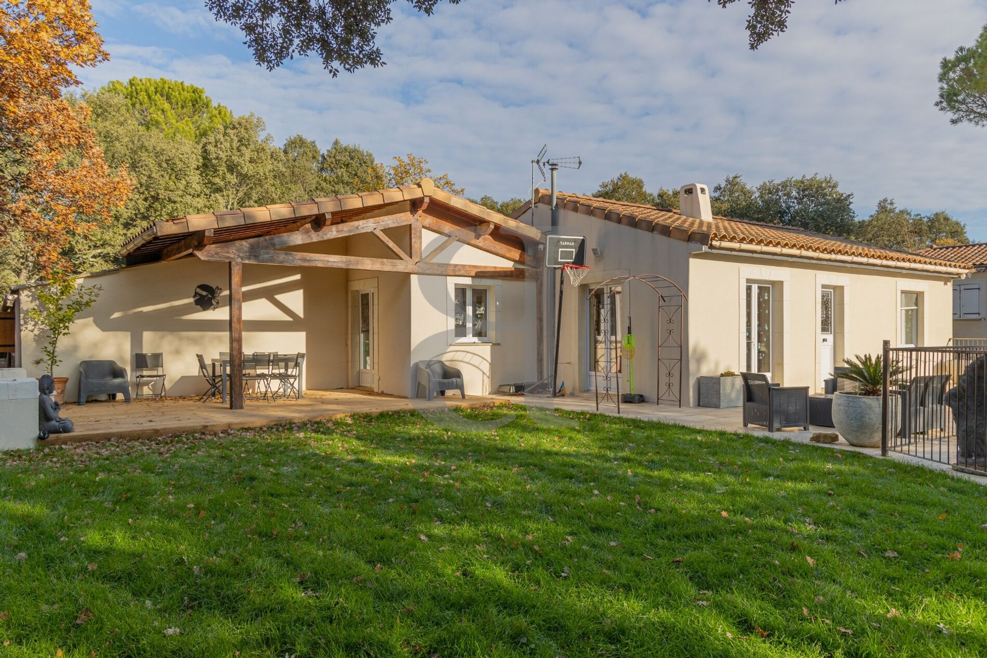 rumah dalam Sainte-Cecile-les-Vignes, Provence-Alpes-Côte d'Azur 11395865