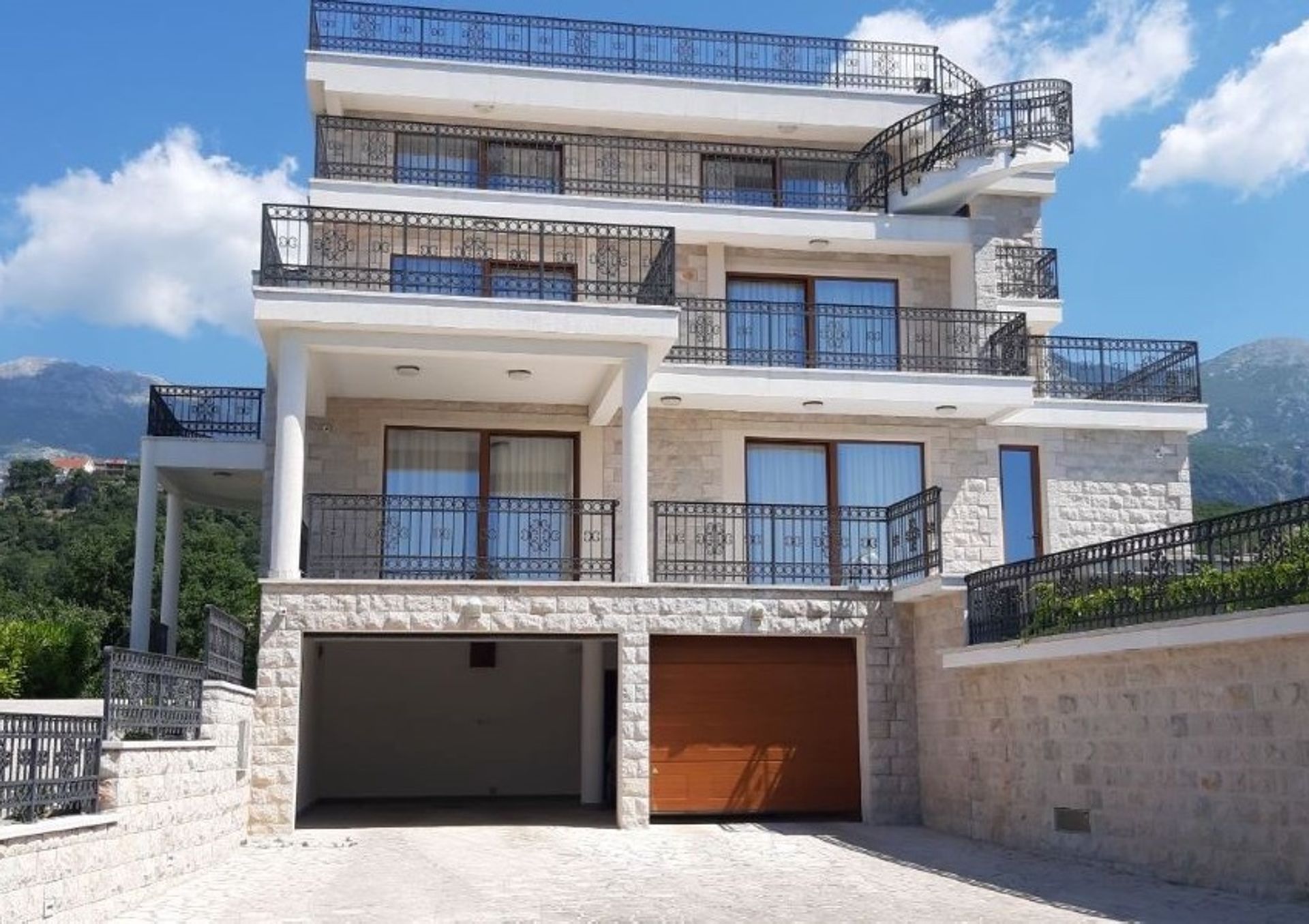 Huis in Herceg Novi, Herceg Novi 11396151