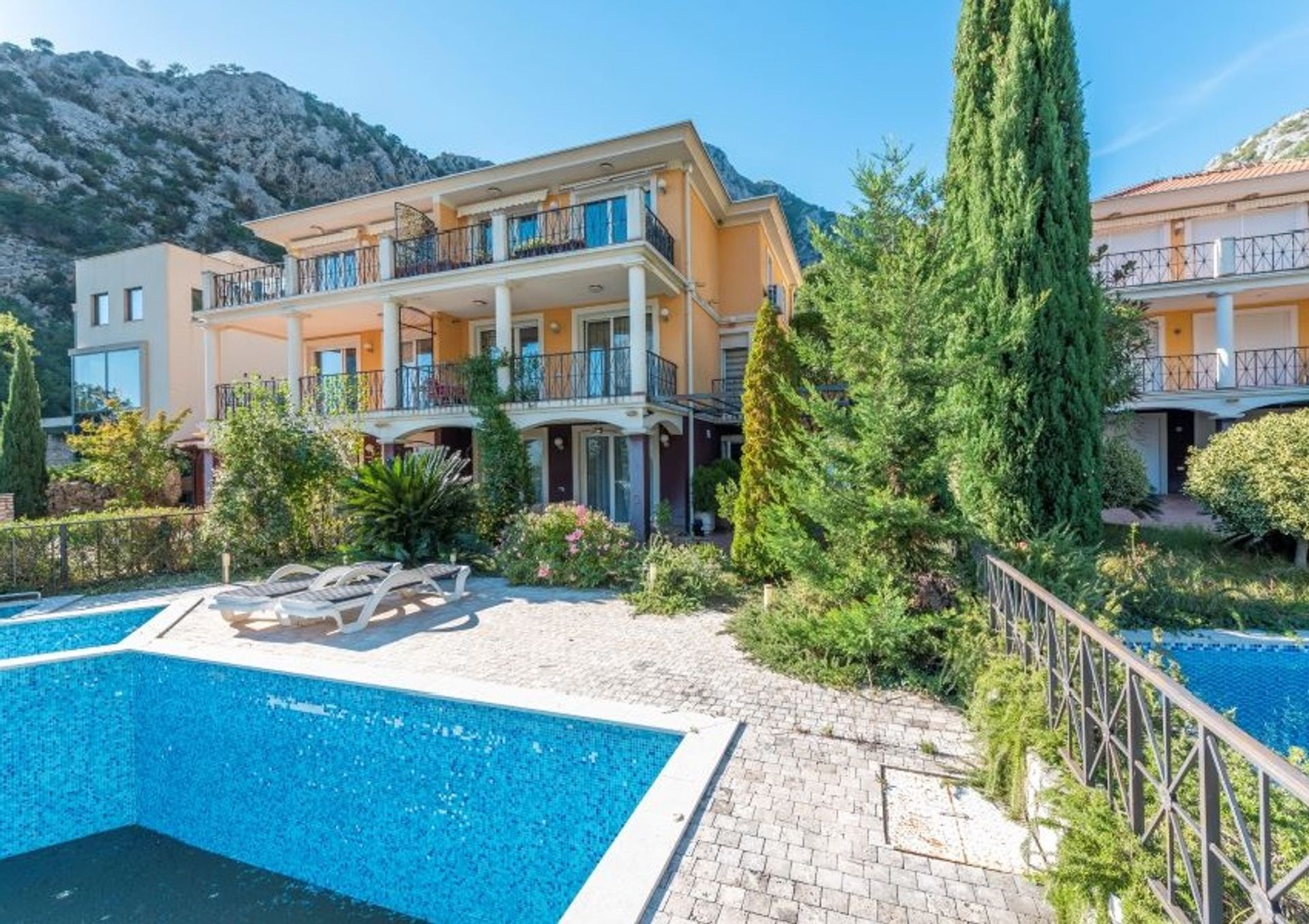 Condominio en Kotor, Kotor 11396167