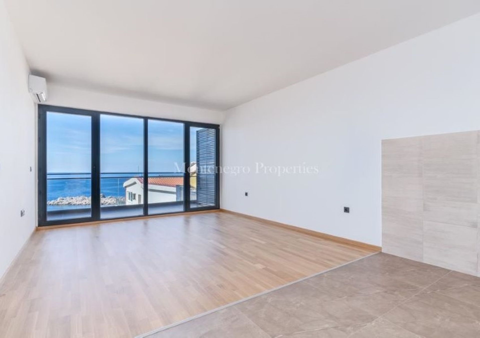 Condominium in Budva, Budva Municipality 11396173