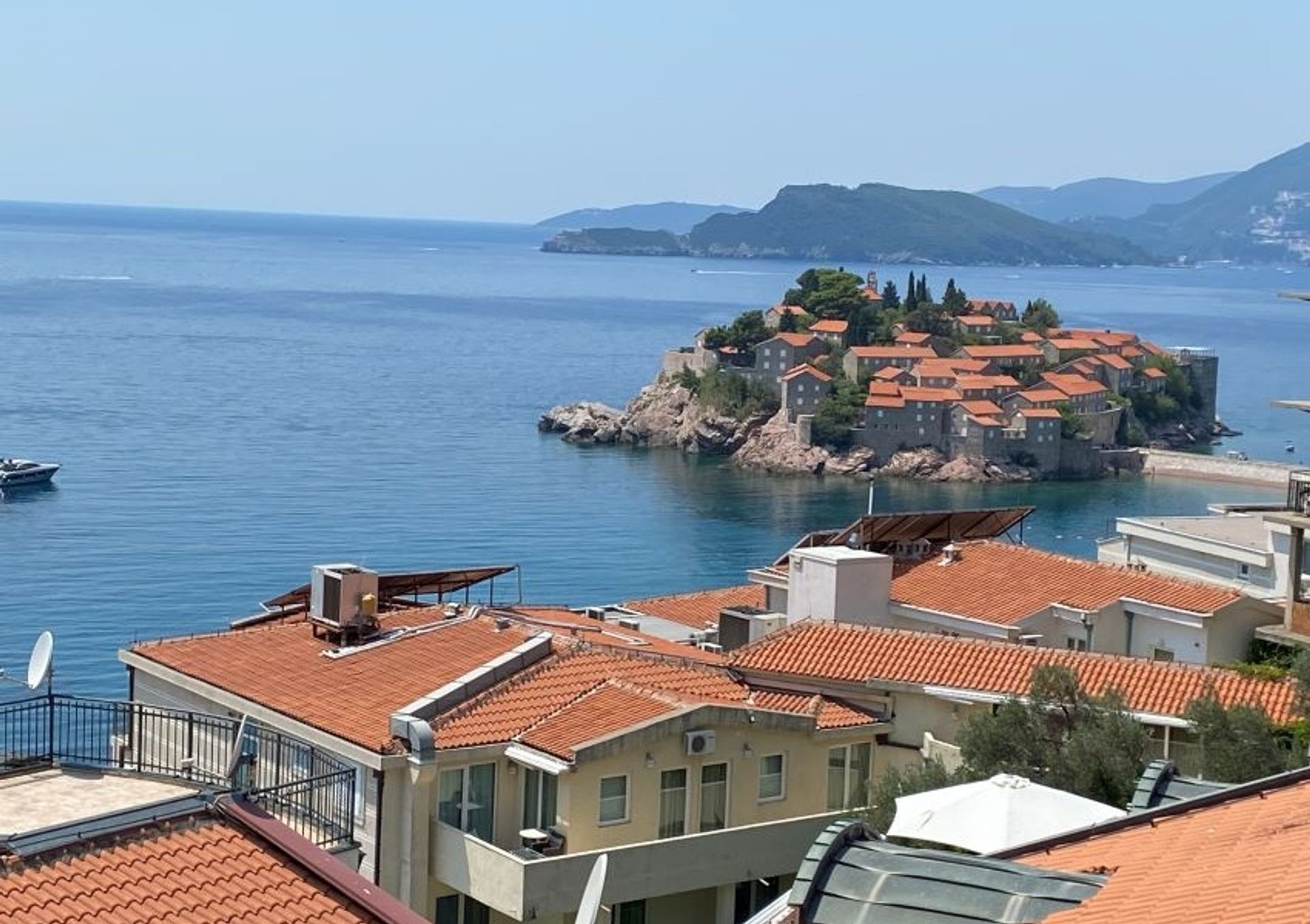 Condominium in Budva, Budva Municipality 11396173