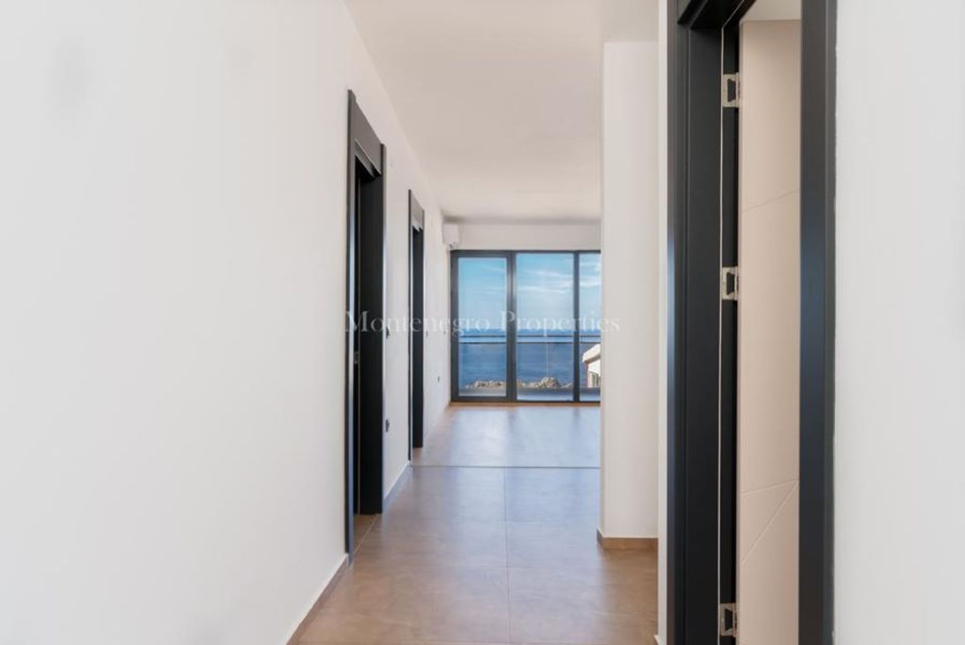 Condominium in Budva, Budva Municipality 11396173