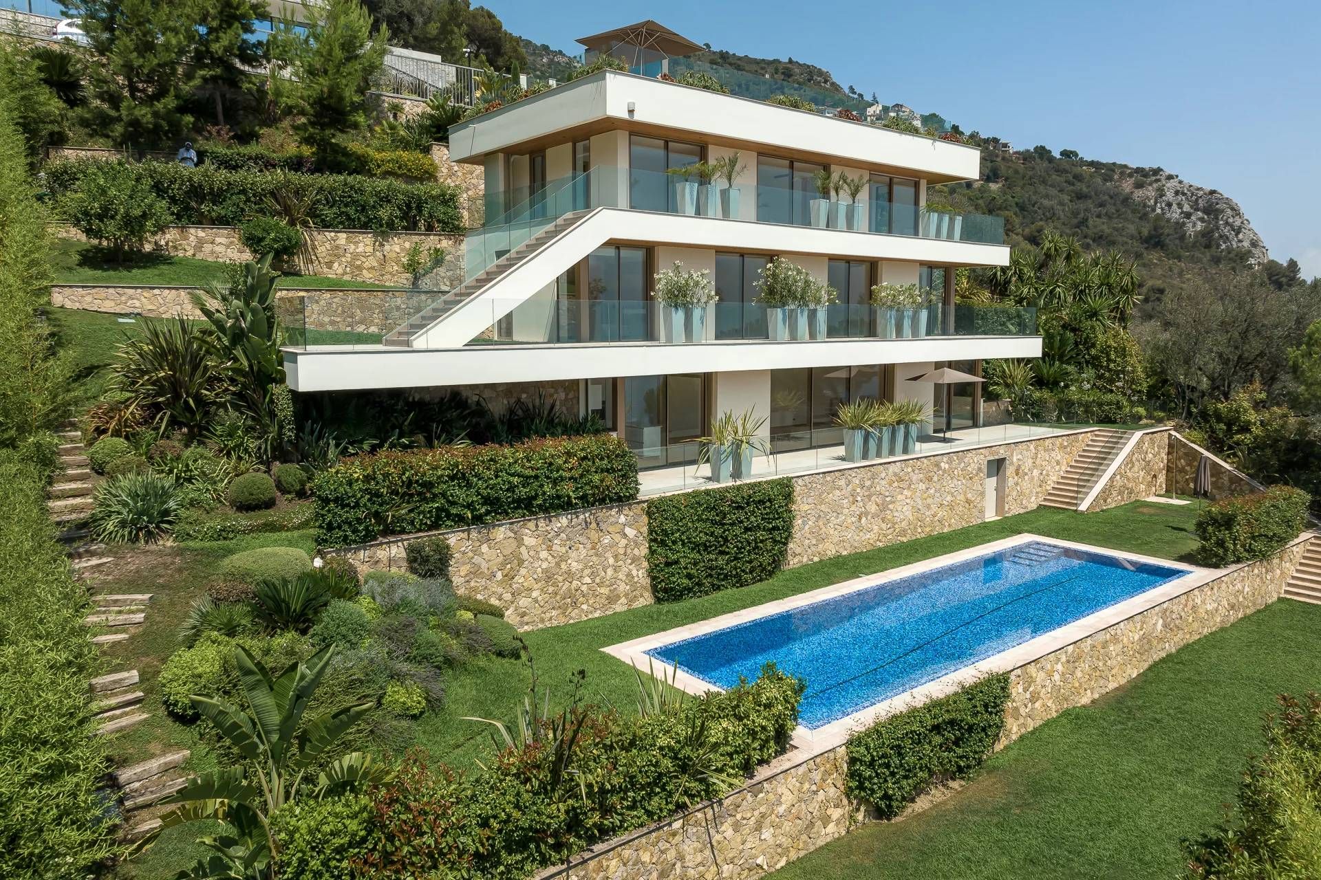 casa no Roquebrune-Cap-Martin, Provence-Alpes-Côte d'Azur 11396259