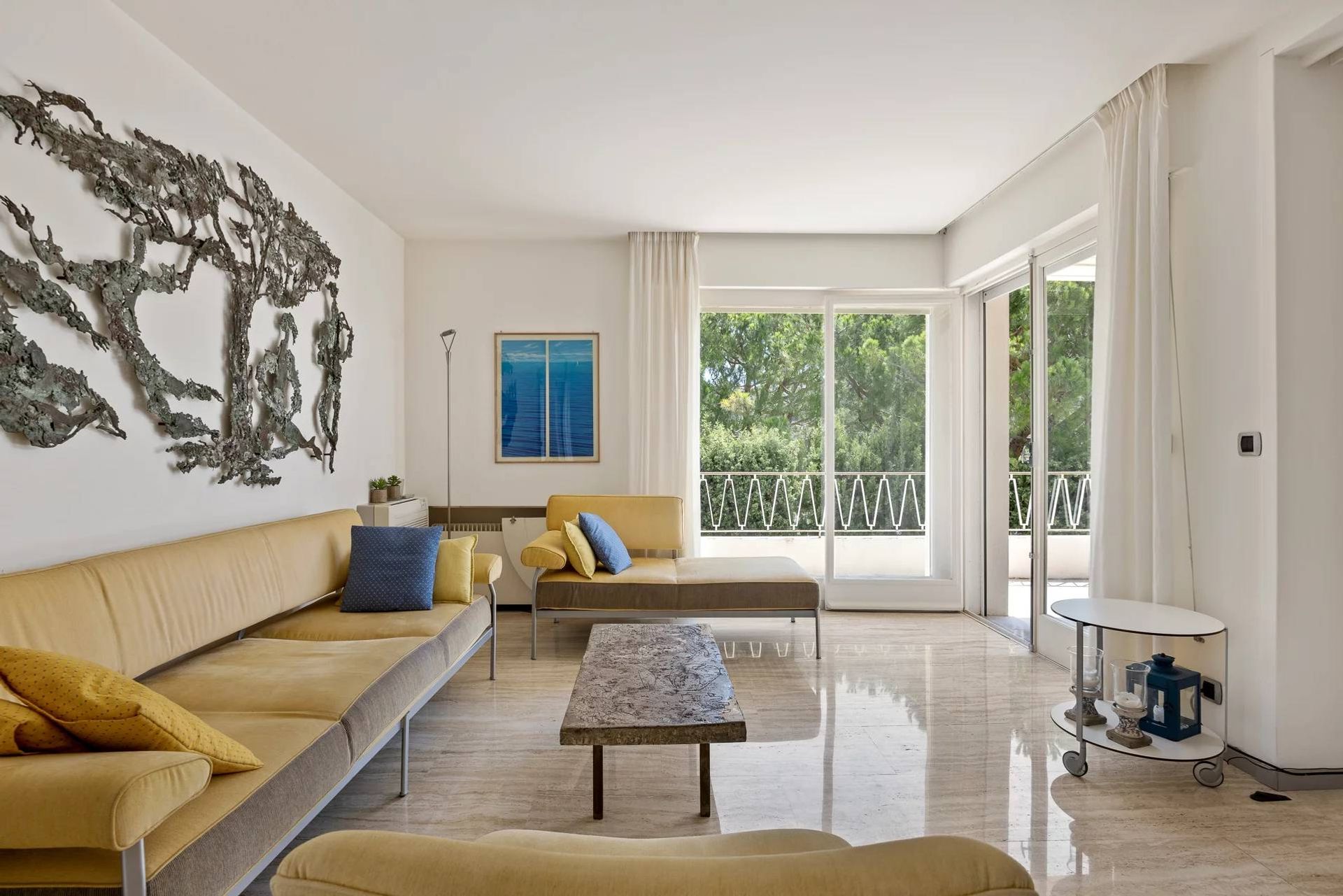 Condominium in Beaulieu-sur-Mer, Provence-Alpes-Côte d'Azur 11396262