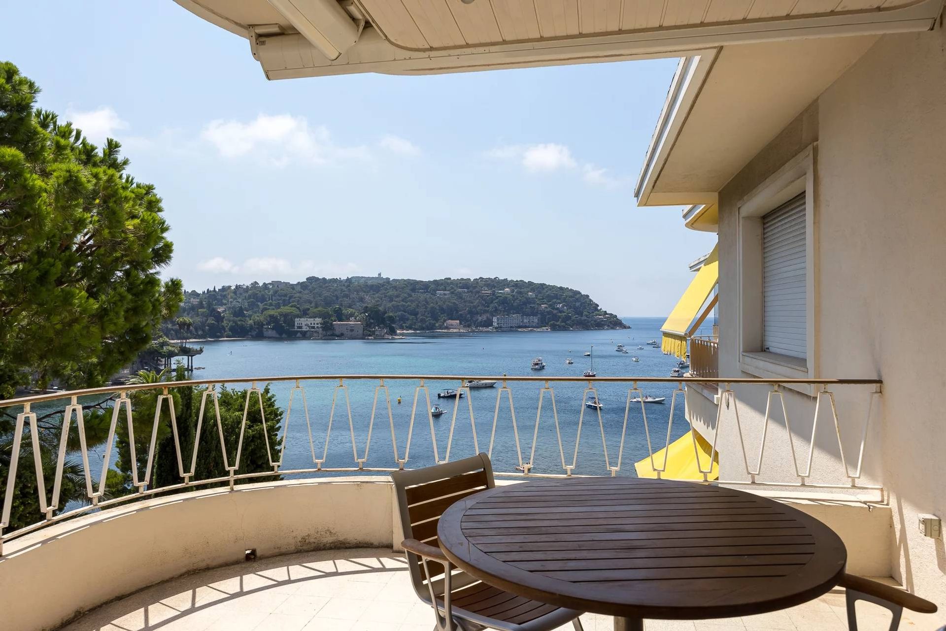 Osakehuoneisto sisään Beaulieu-sur-Mer, Provence-Alpes-Cote d'Azur 11396502