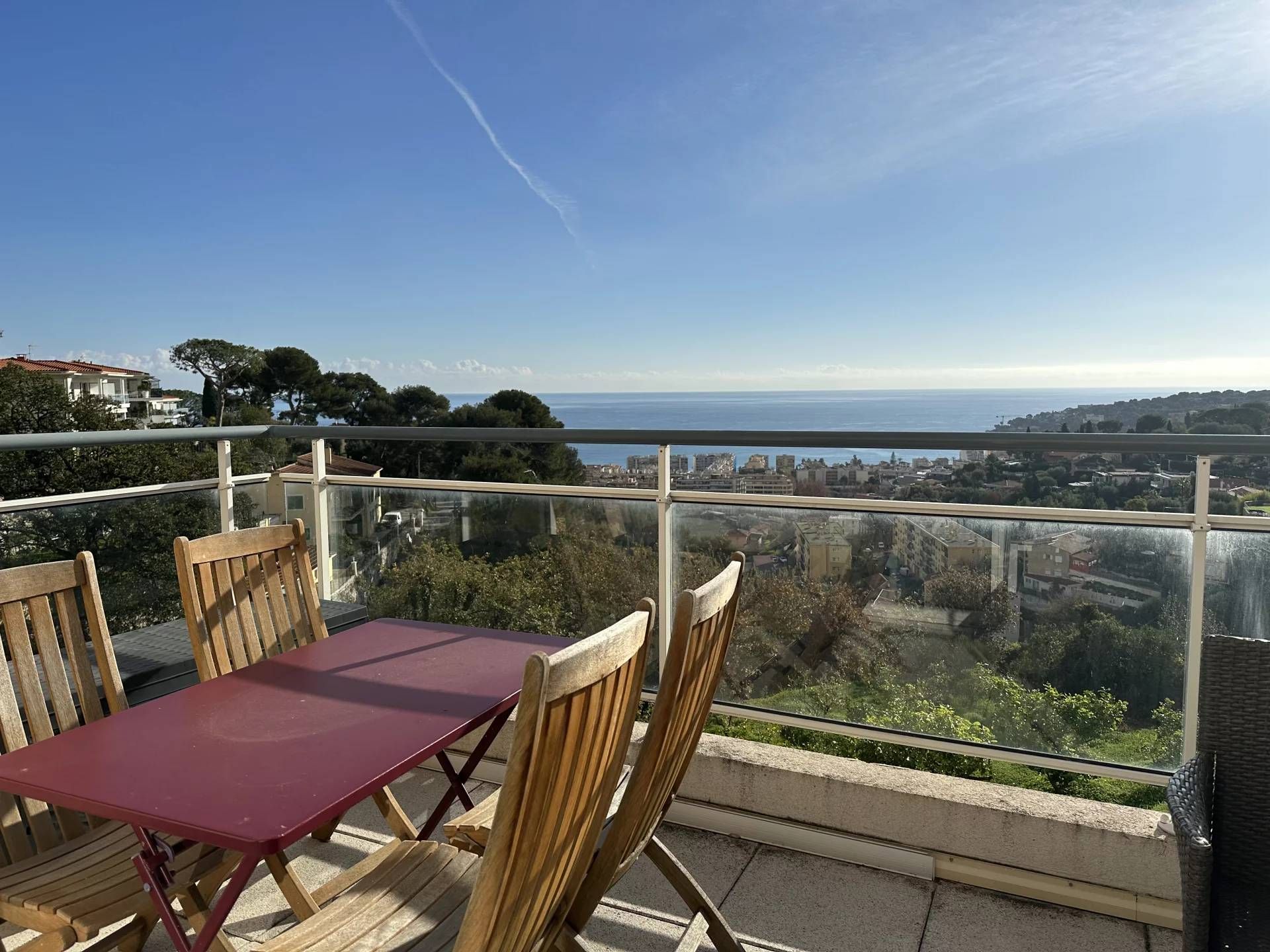 Condominium dans Roquebrune-Cap-Martin, Provence-Alpes-Côte d'Azur 11396519