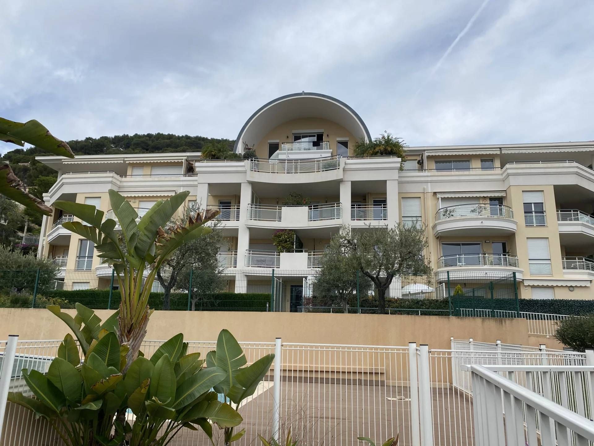 Condominium dans Roquebrune-Cap-Martin, Provence-Alpes-Côte d'Azur 11396519