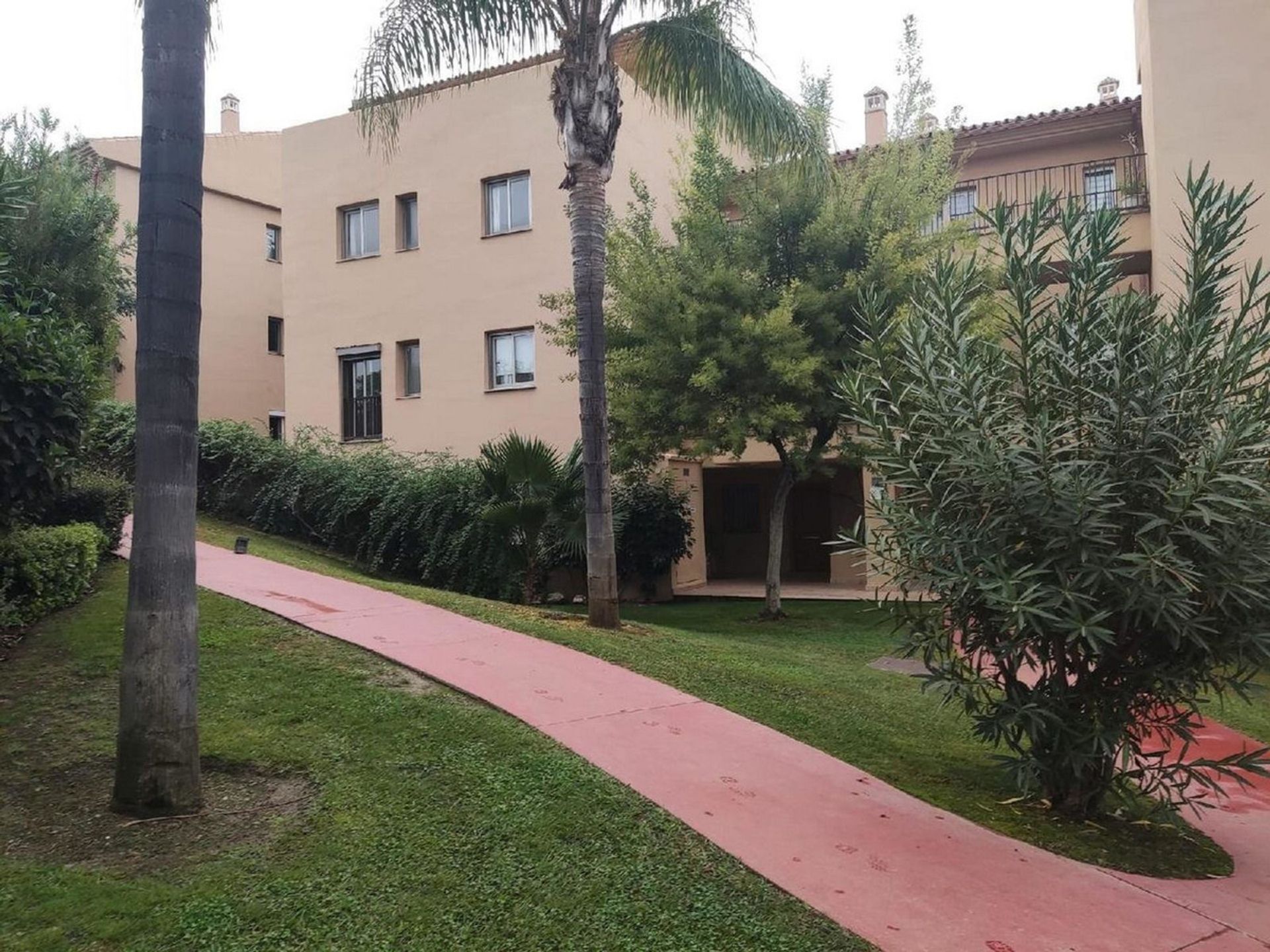 קוֹנדוֹמִינִיוֹן ב Estepona, Andalusia 11396759