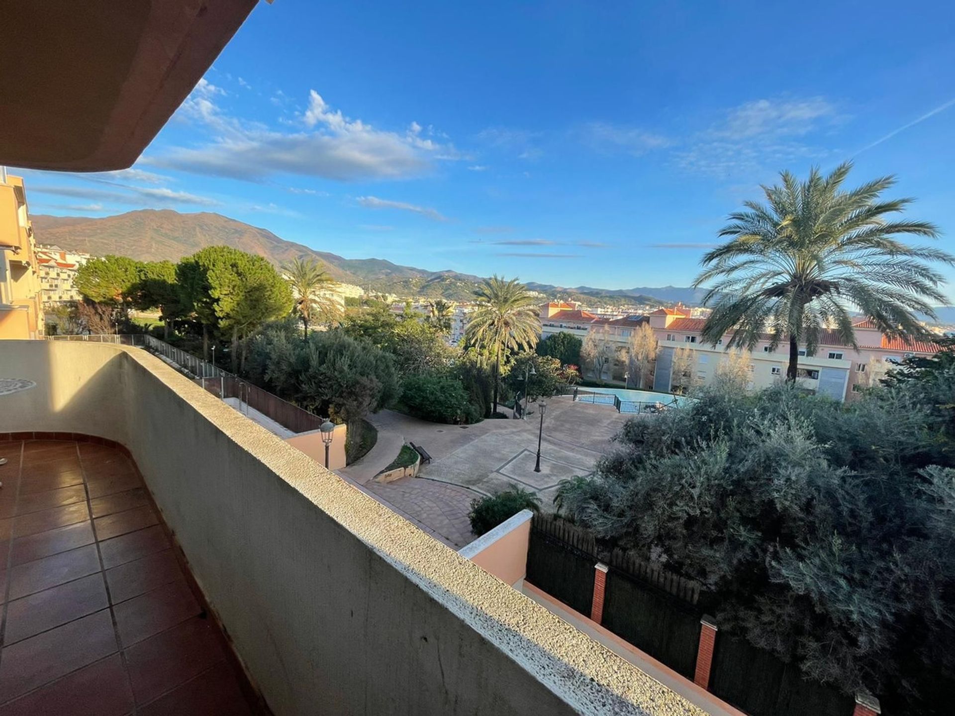 Condominium dans Estepona, Andalousie 11396997