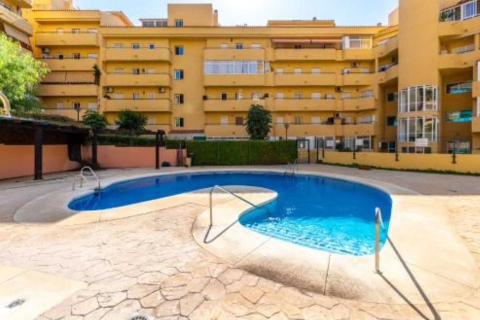 Condominio en Fuengirola, Andalucía 11397807